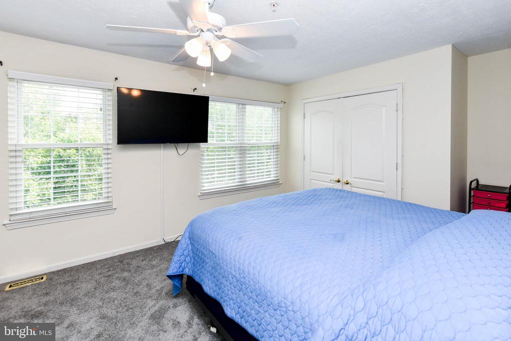 1401 DEEP GORGE COURT