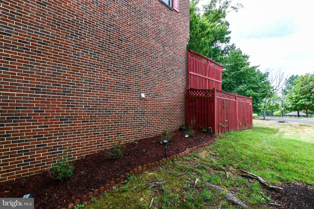 1401 DEEP GORGE COURT