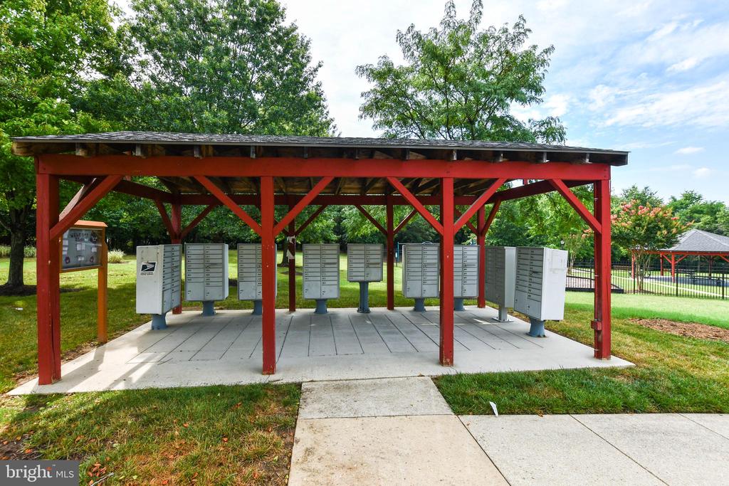 1401 DEEP GORGE COURT