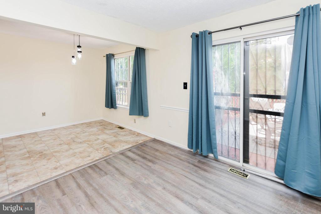 1401 DEEP GORGE COURT