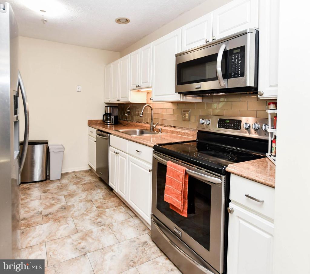 1401 DEEP GORGE COURT