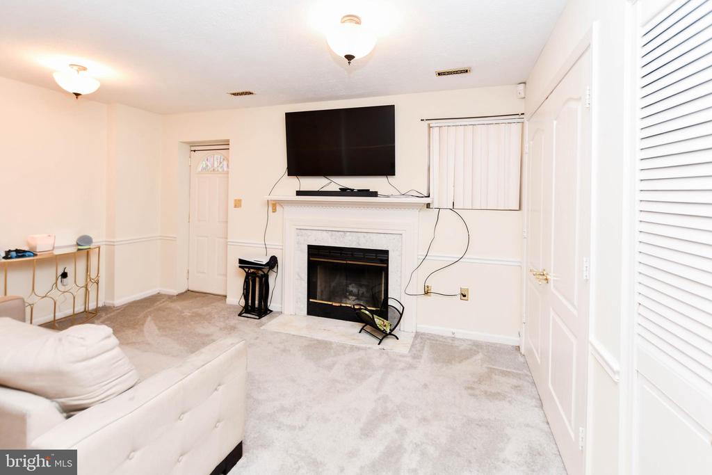 1401 DEEP GORGE COURT