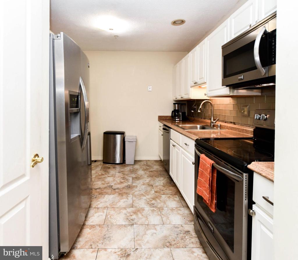 1401 DEEP GORGE COURT