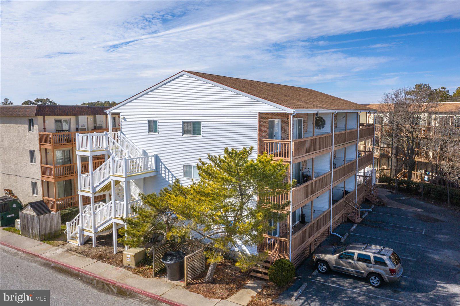 14411 TUNNEL AVENUE 303