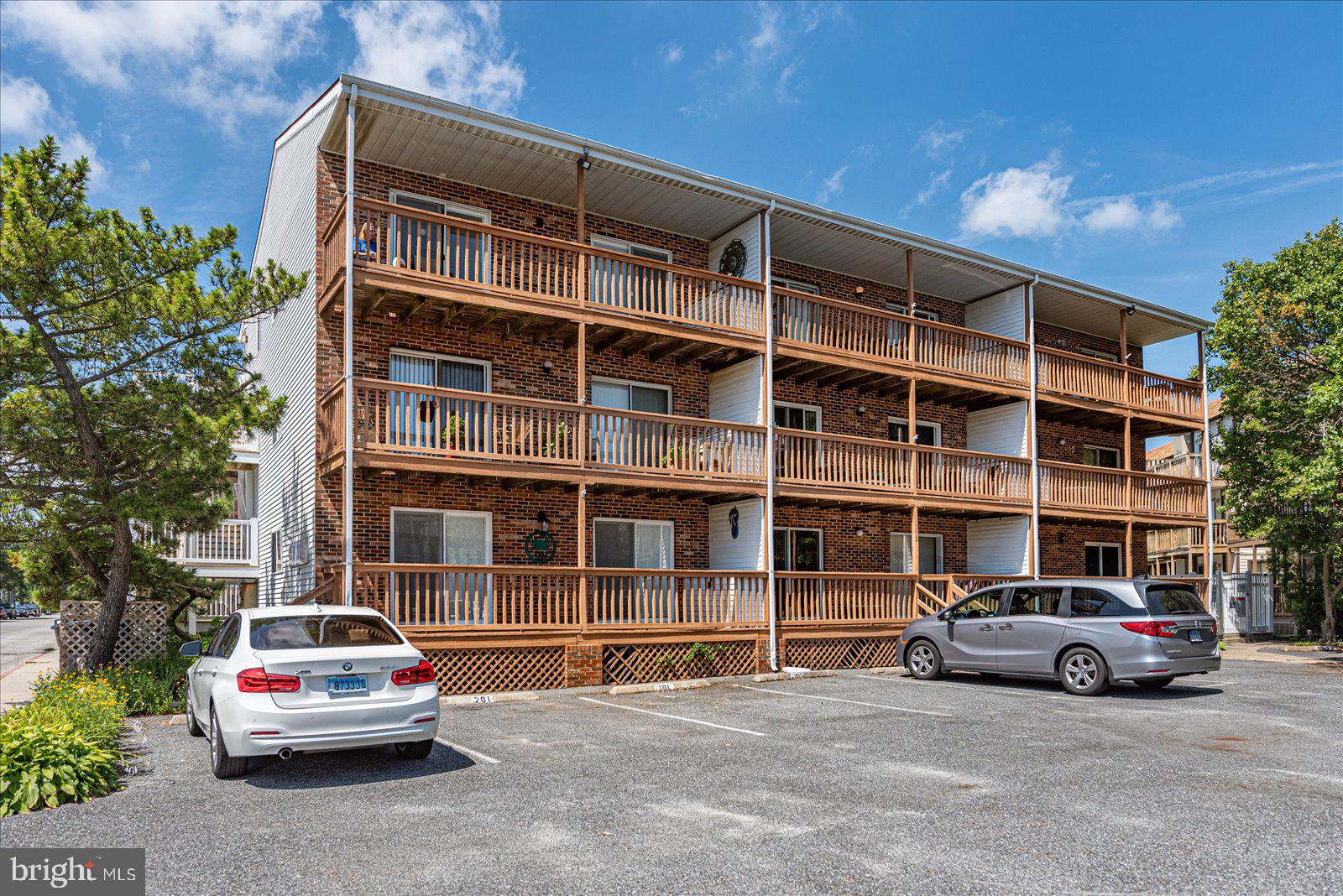 14411 TUNNEL AVENUE 303