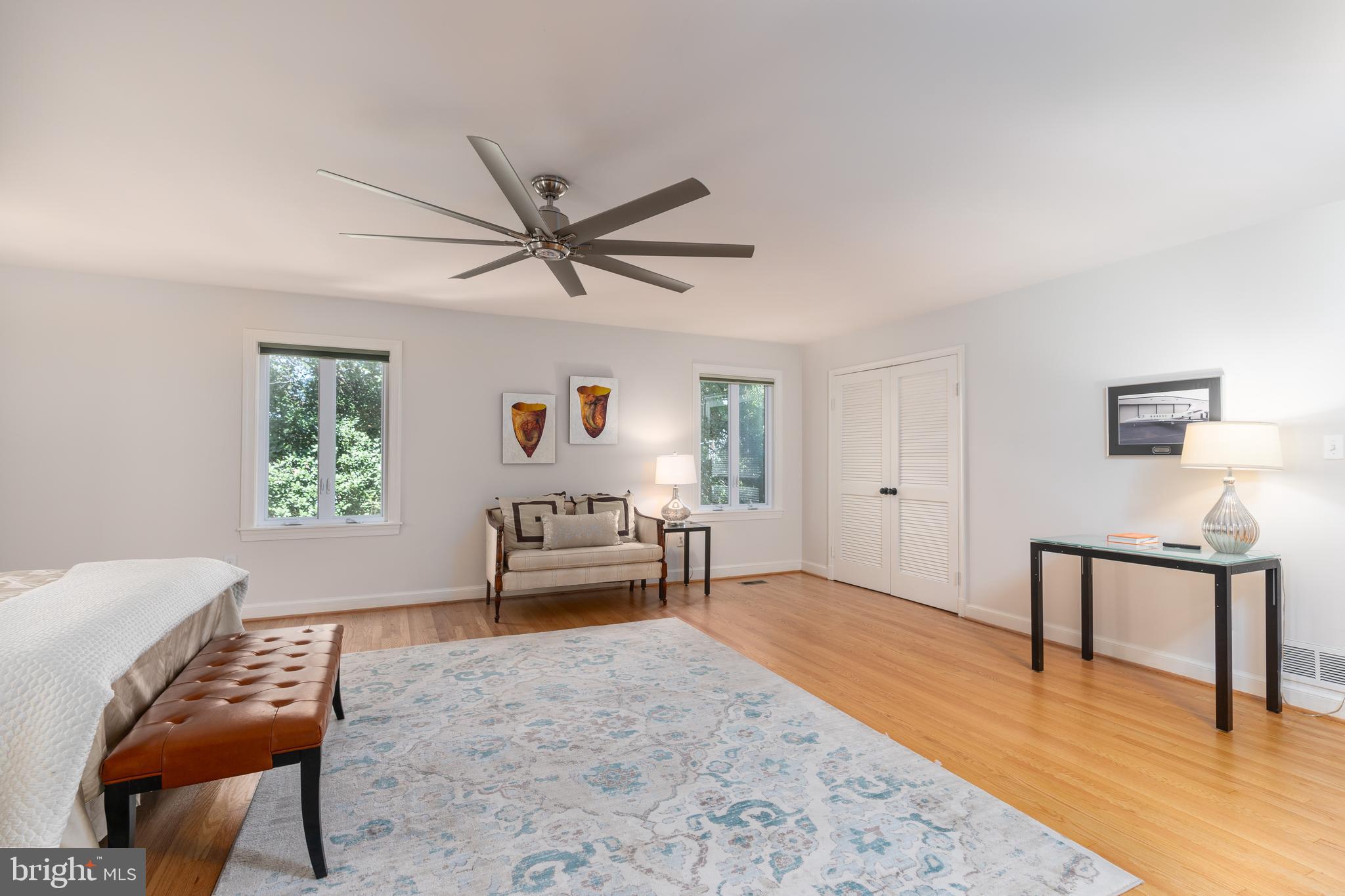 3450 N VENICE STREET