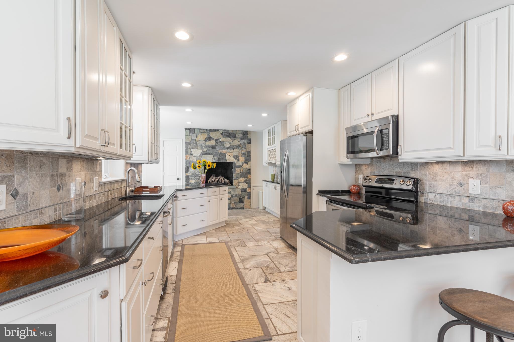 3450 N VENICE STREET