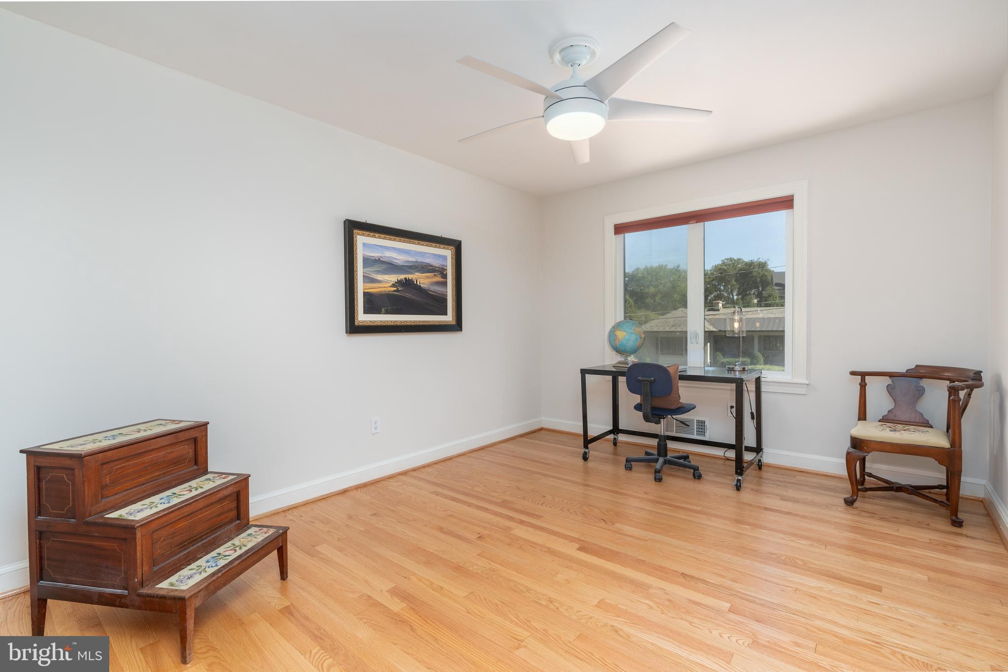 3450 N VENICE STREET