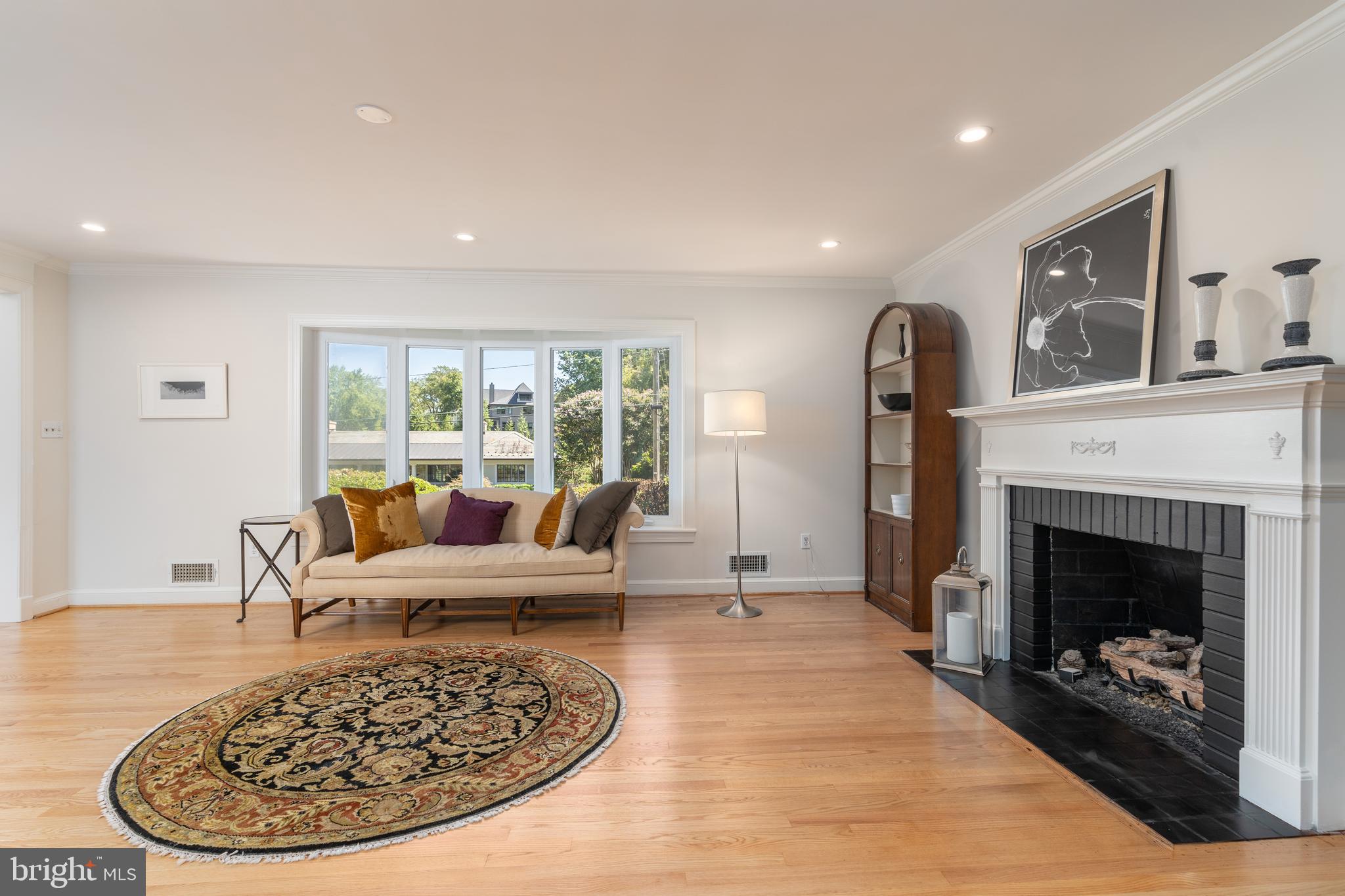 3450 N VENICE STREET