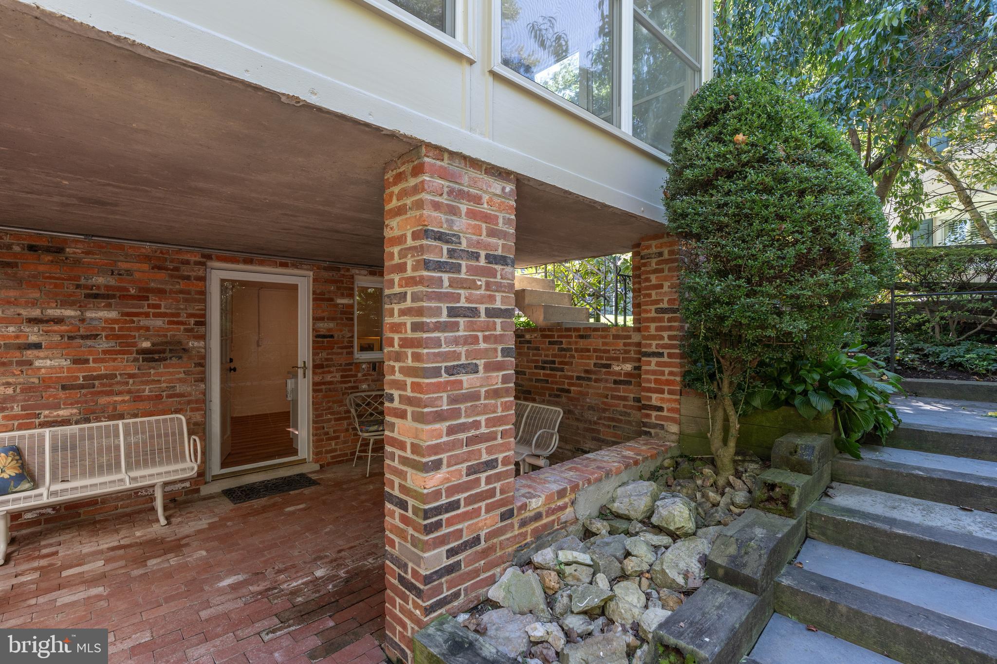 3450 N VENICE STREET