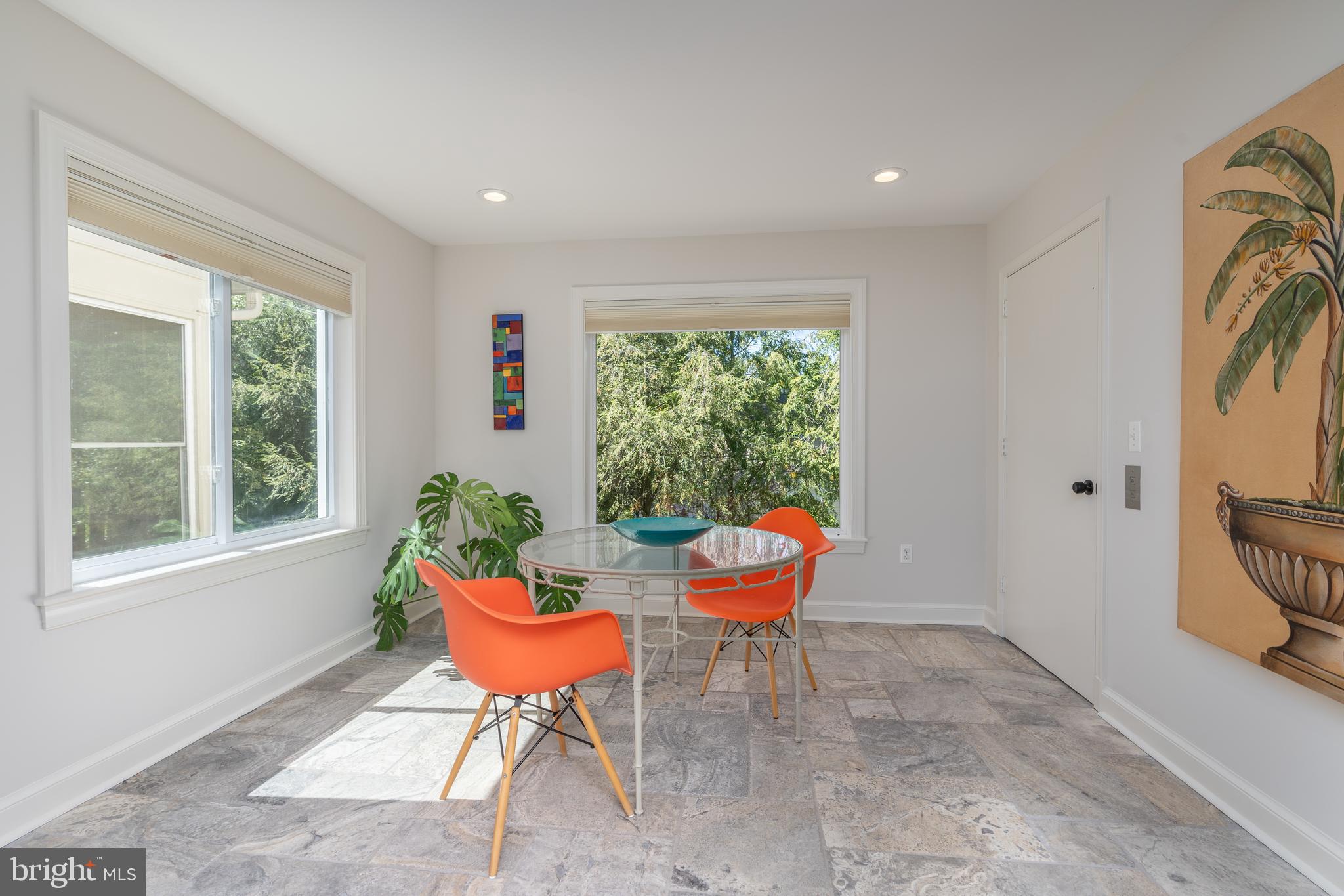 3450 N VENICE STREET