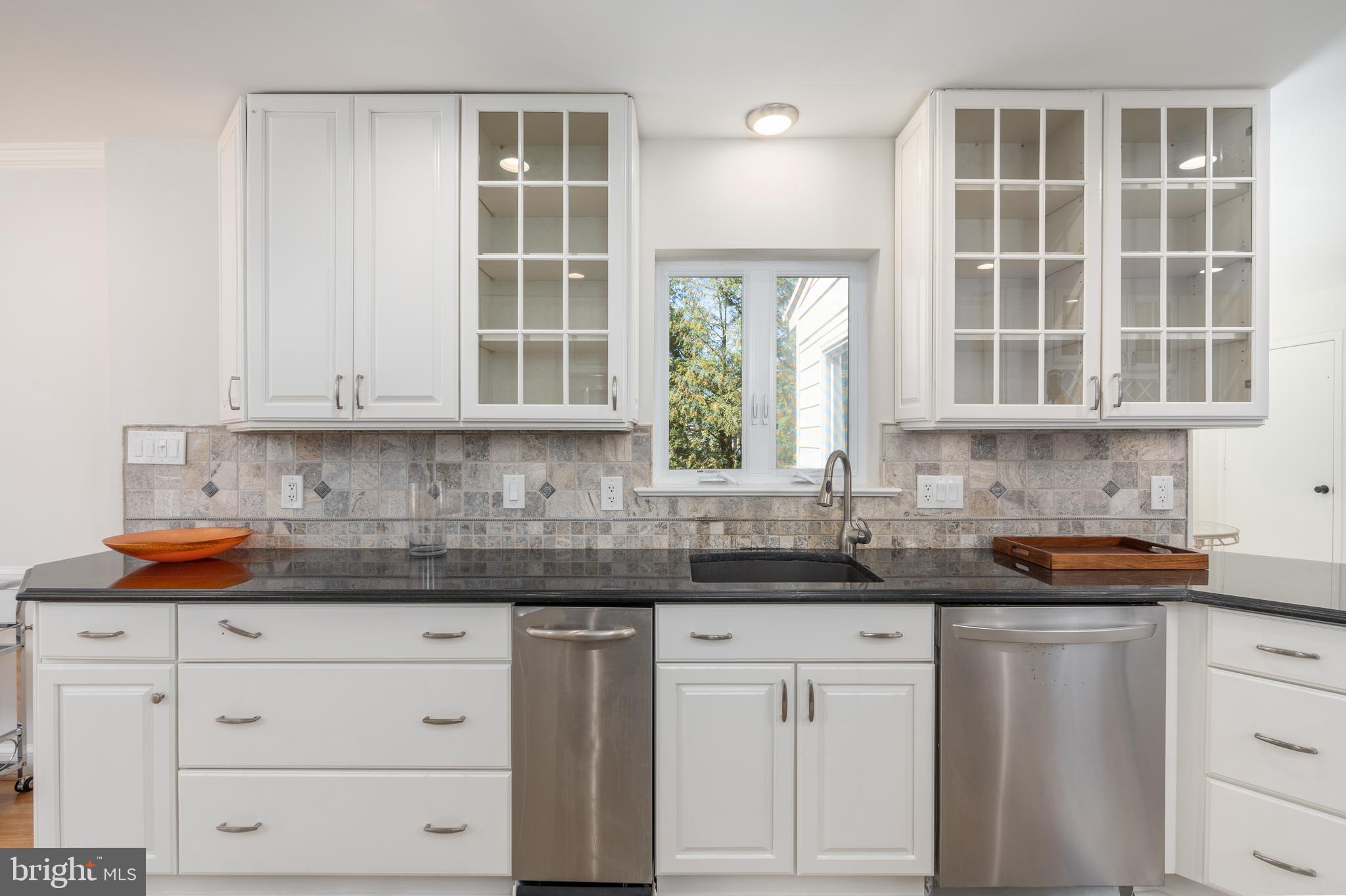 3450 N VENICE STREET