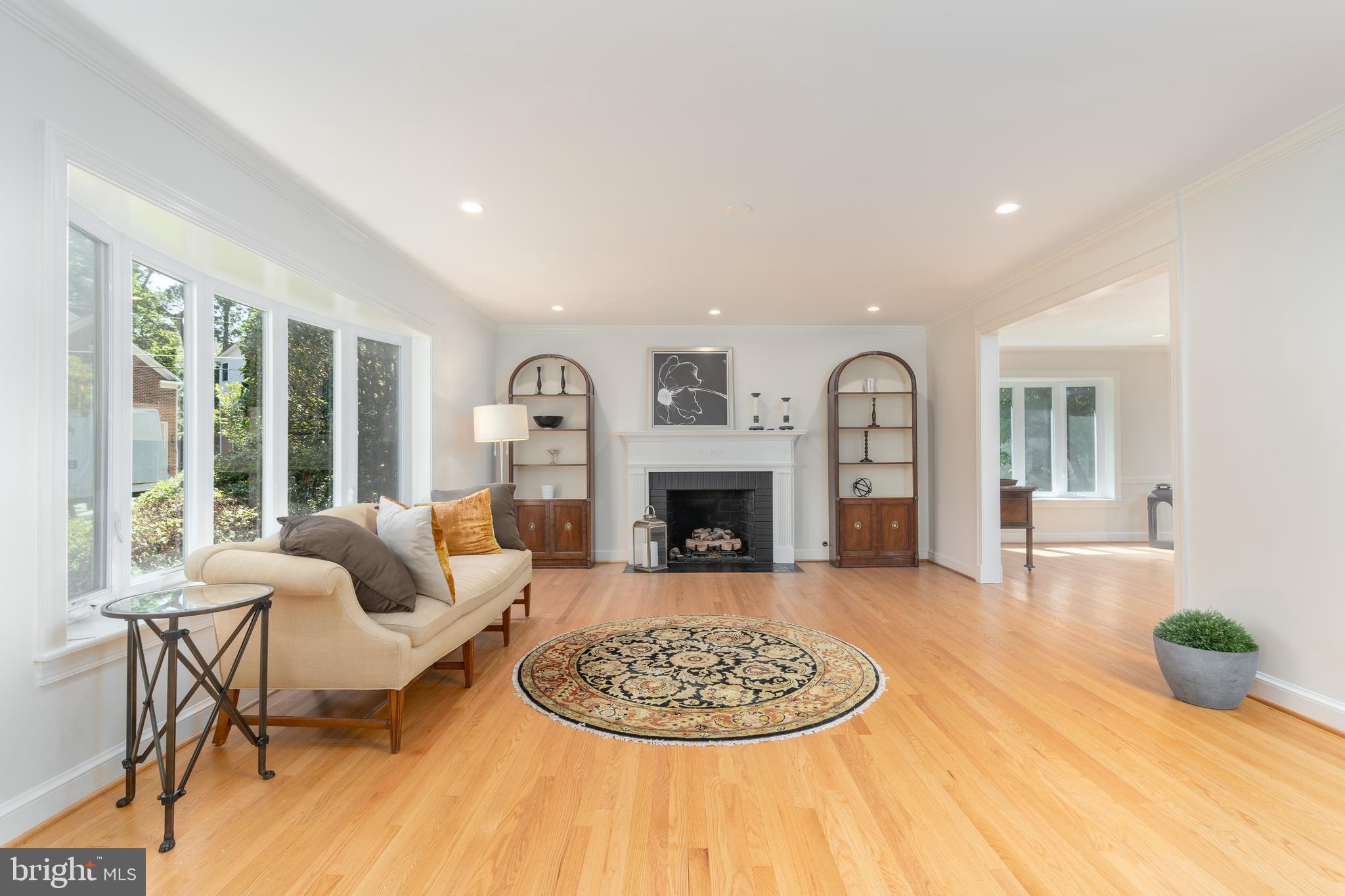 3450 N VENICE STREET