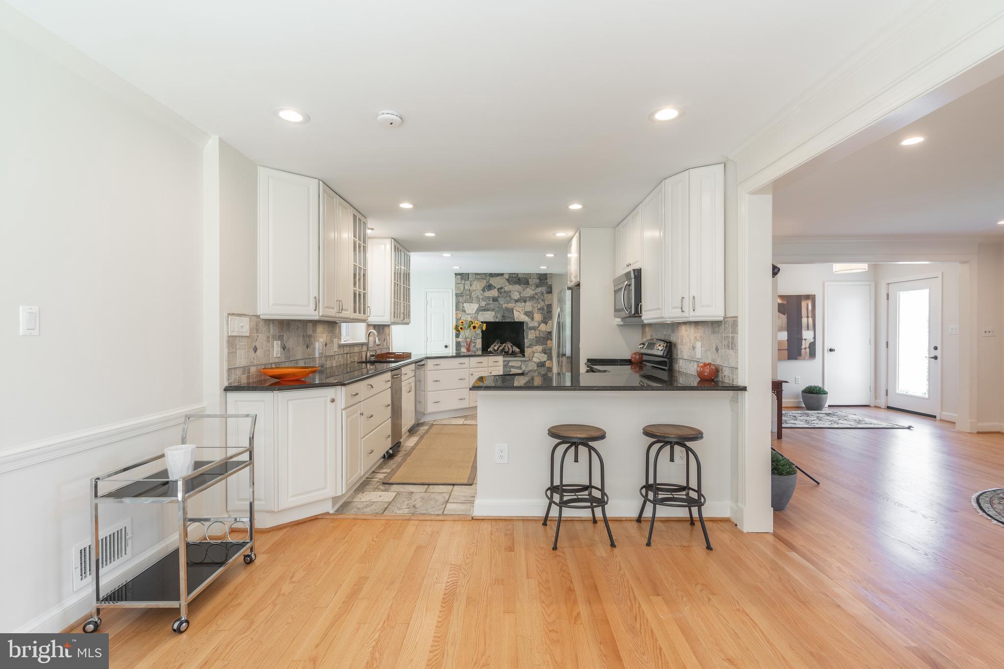 3450 N VENICE STREET