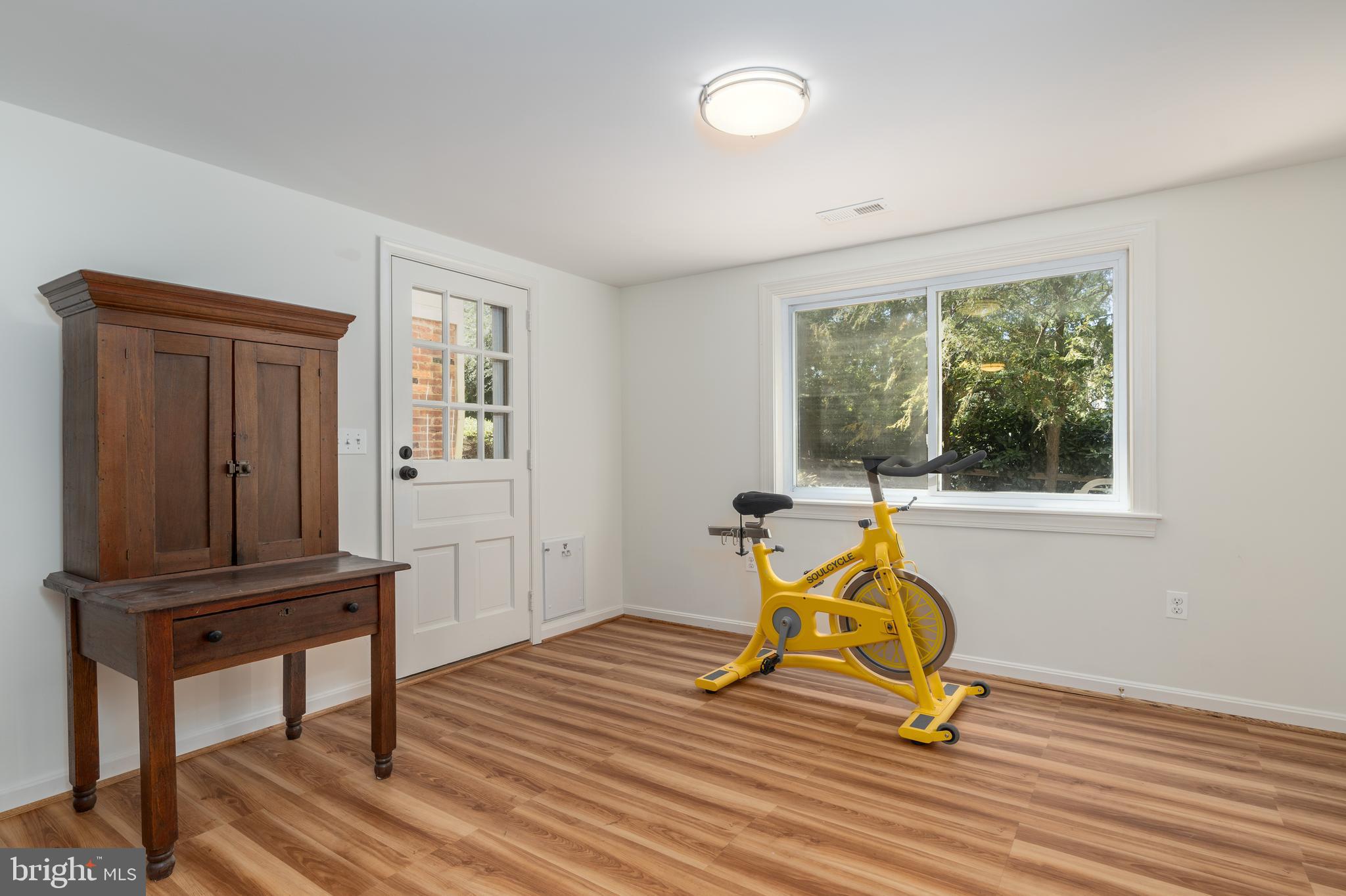 3450 N VENICE STREET