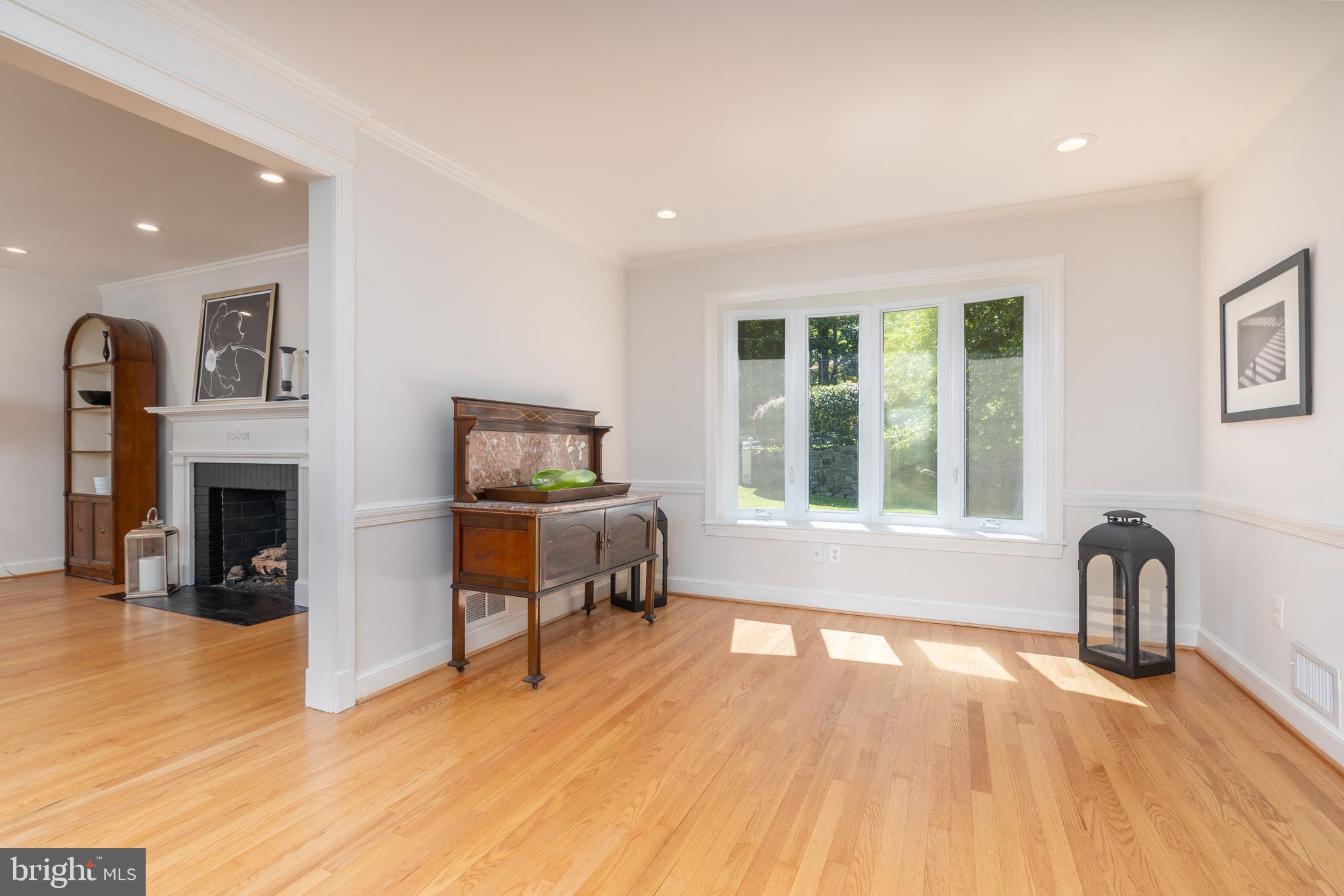 3450 N VENICE STREET