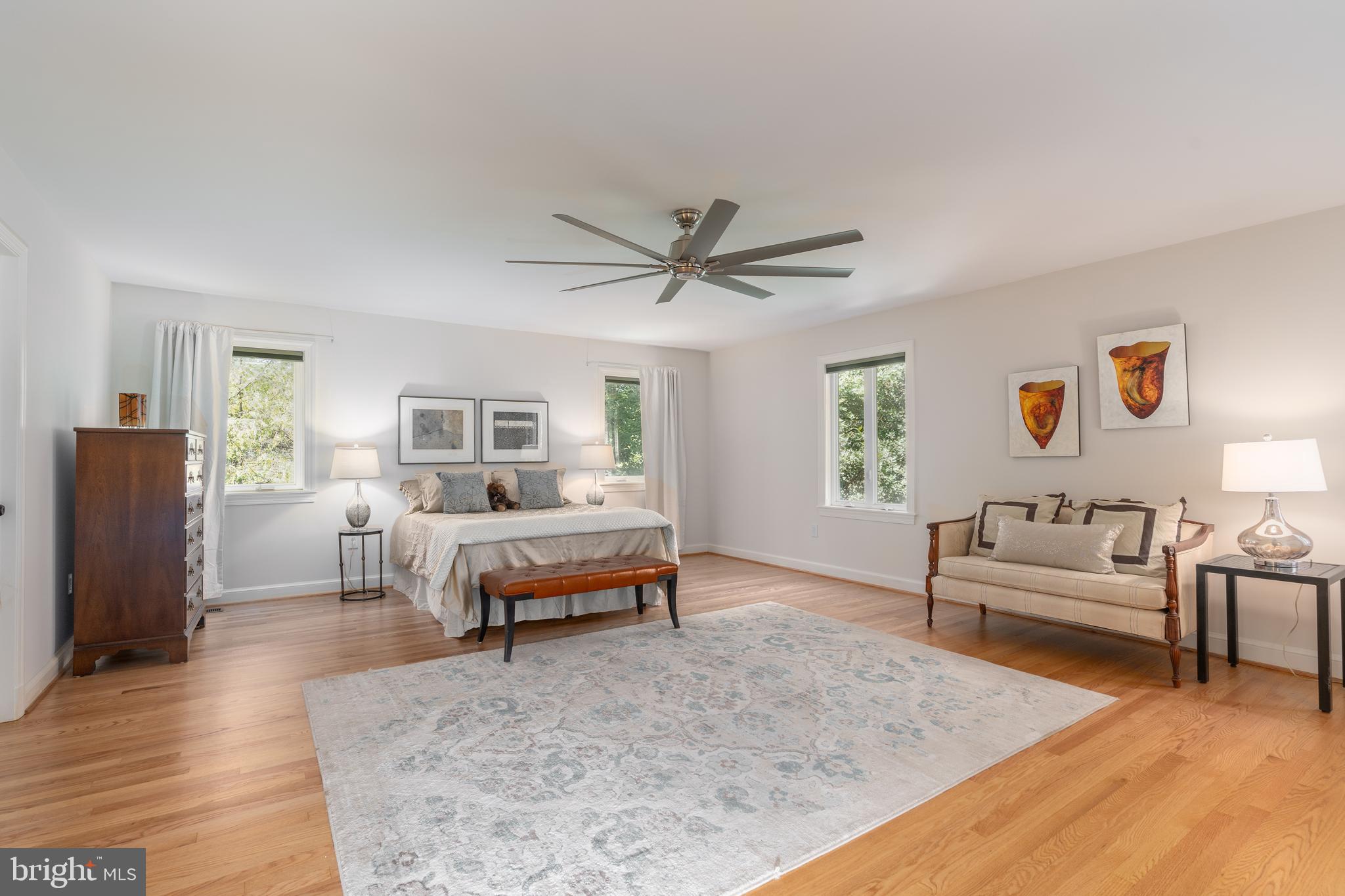 3450 N VENICE STREET