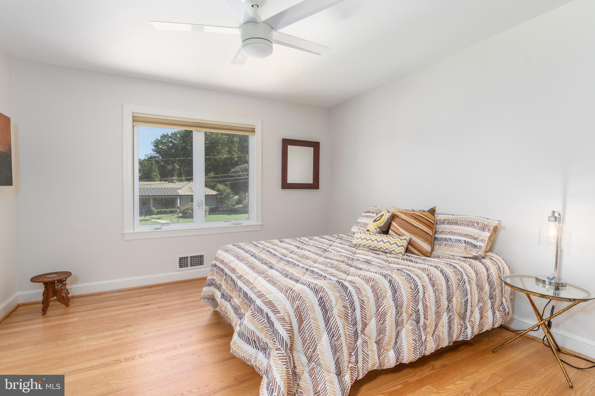 3450 N VENICE STREET