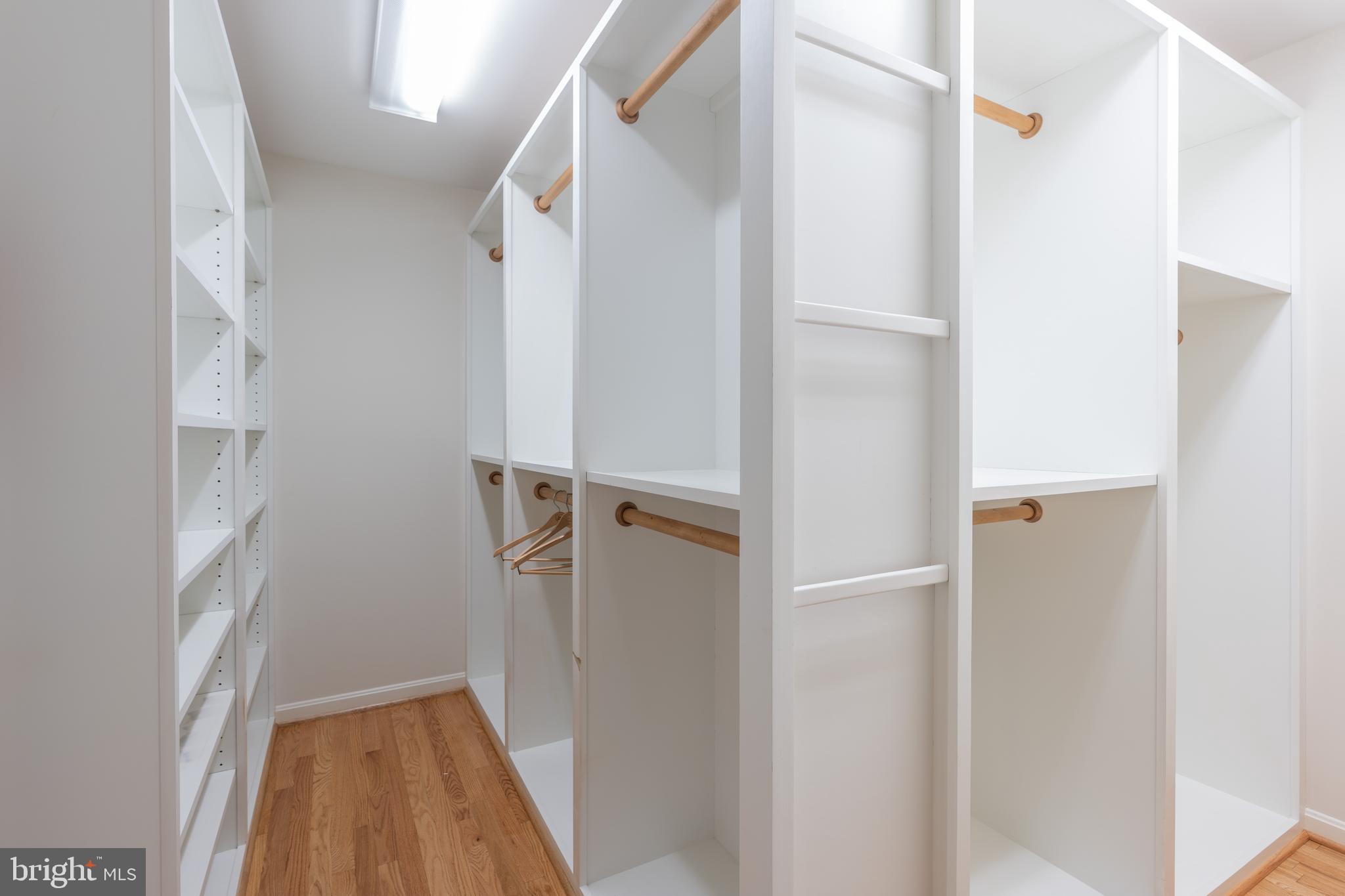 3450 N VENICE STREET