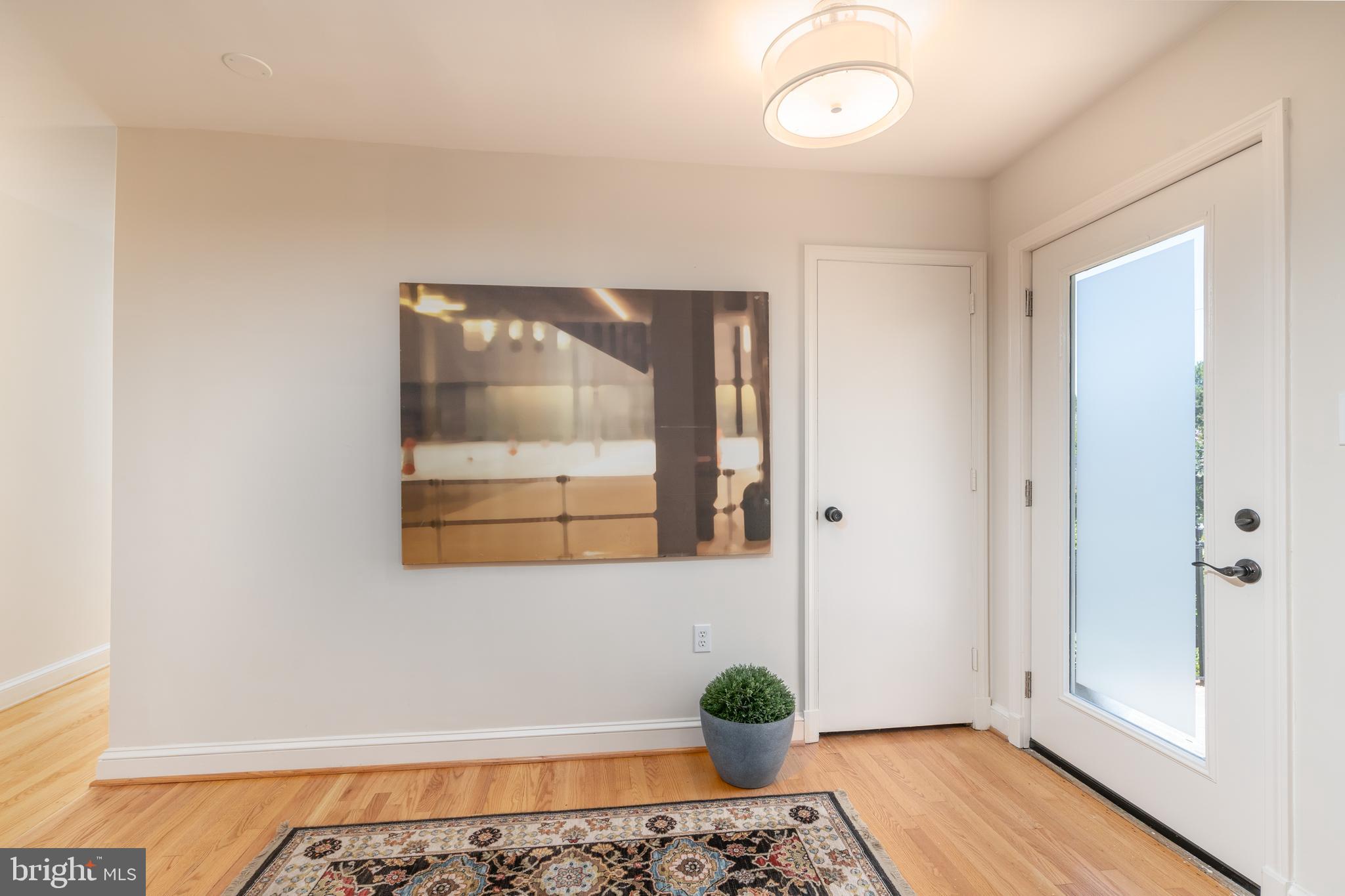 3450 N VENICE STREET