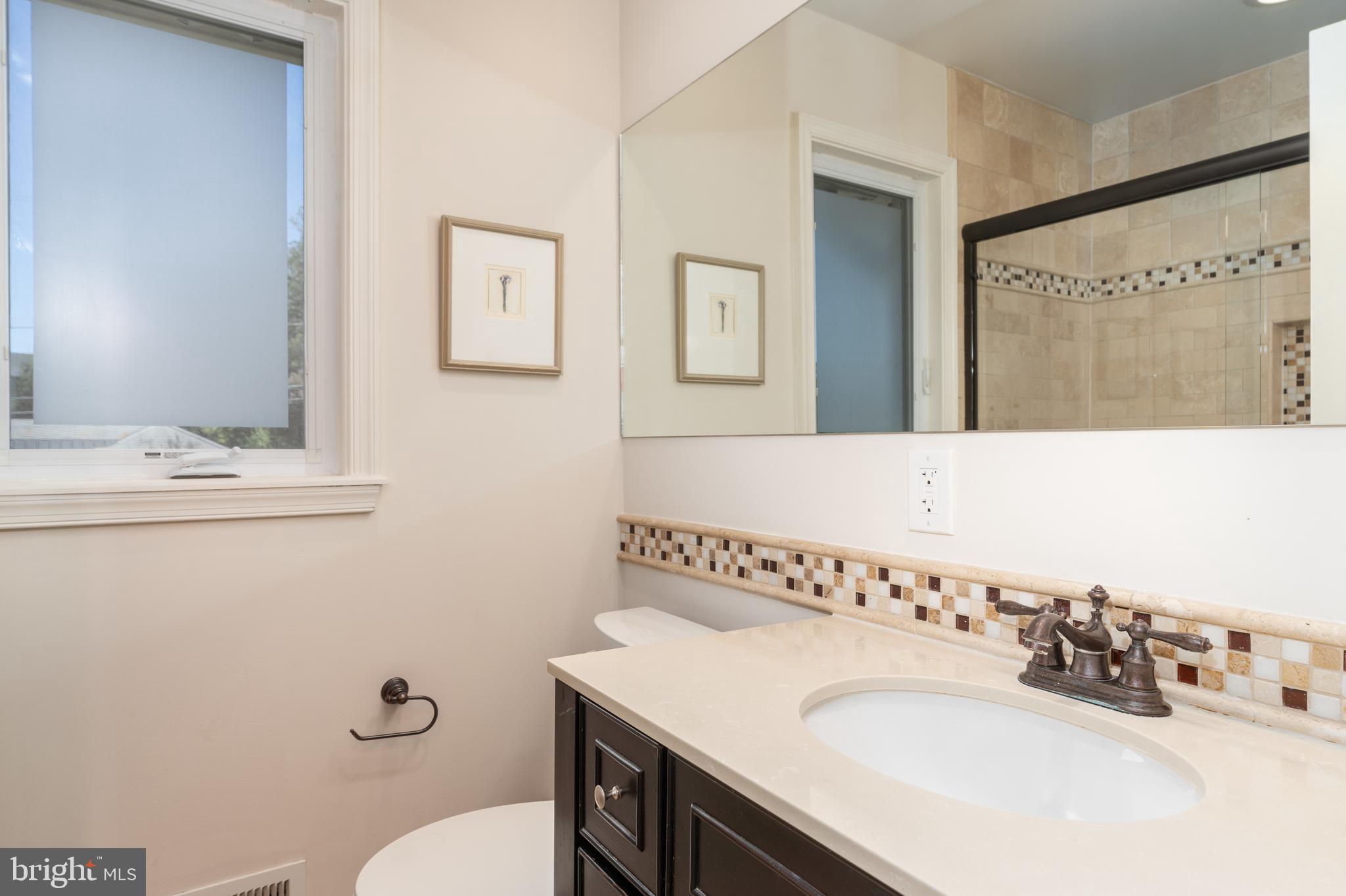 3450 N VENICE STREET