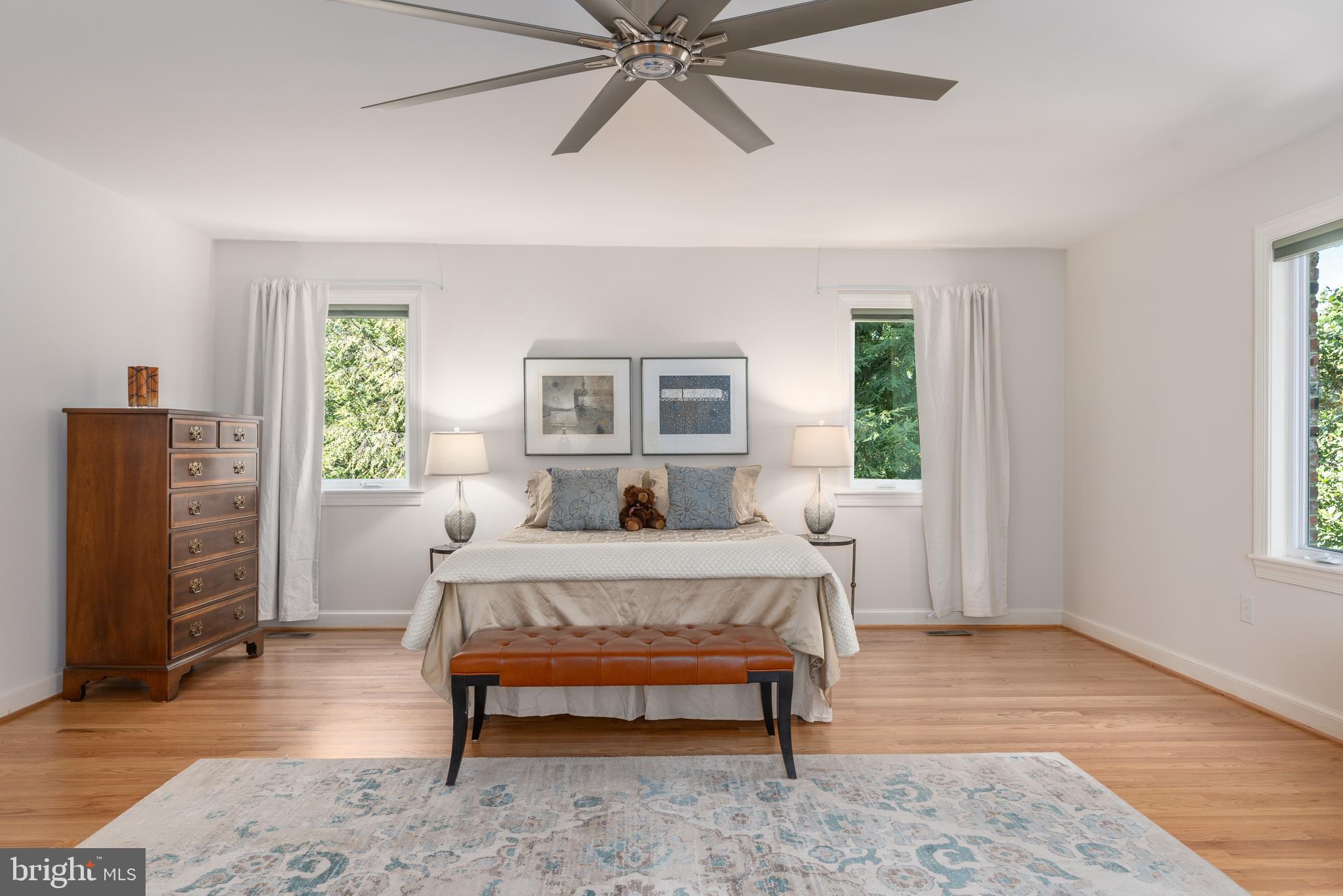 3450 N VENICE STREET