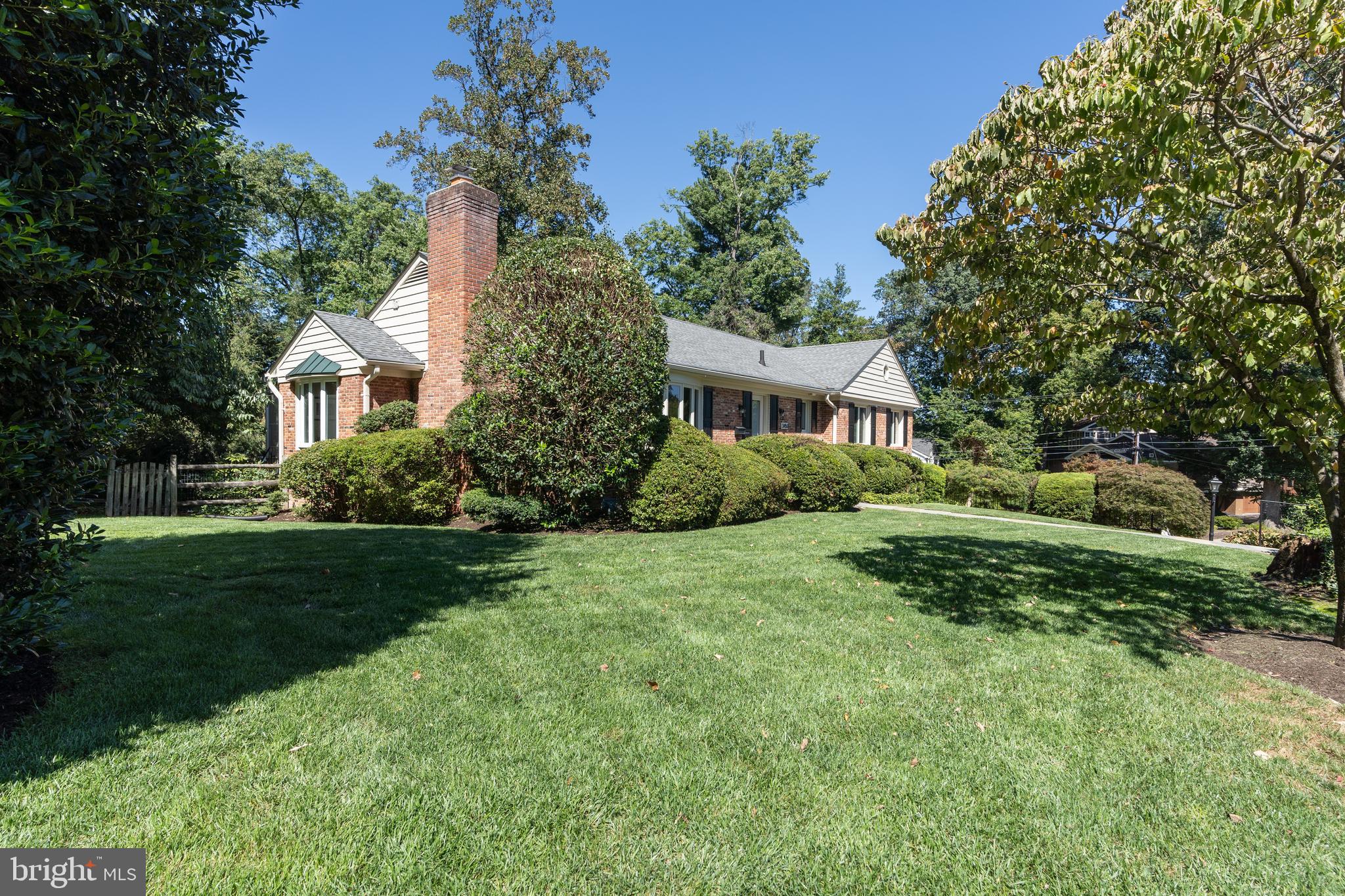 3450 N VENICE STREET