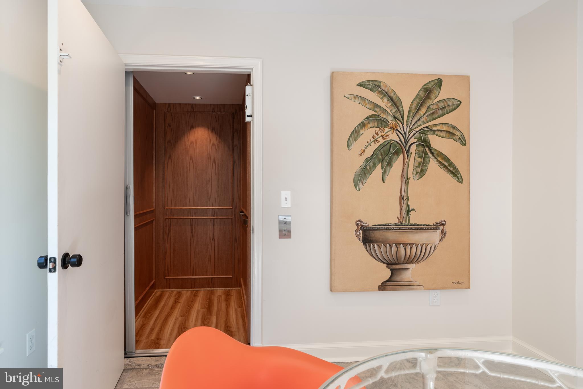 3450 N VENICE STREET