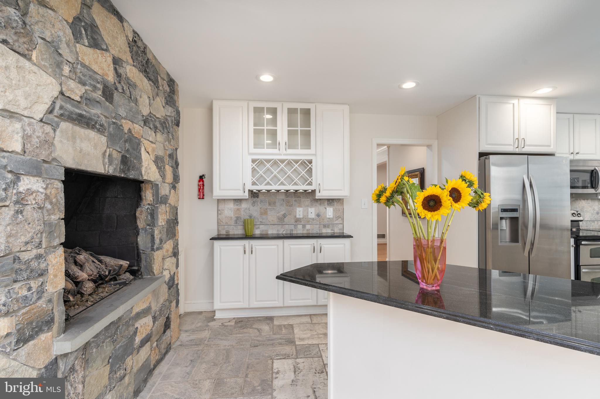 3450 N VENICE STREET