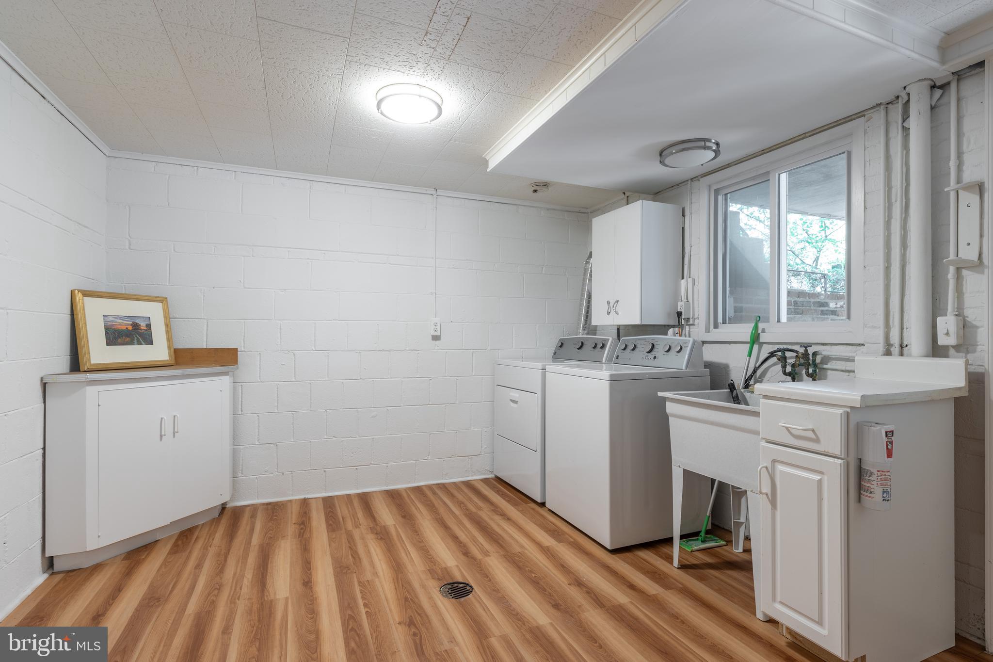 3450 N VENICE STREET