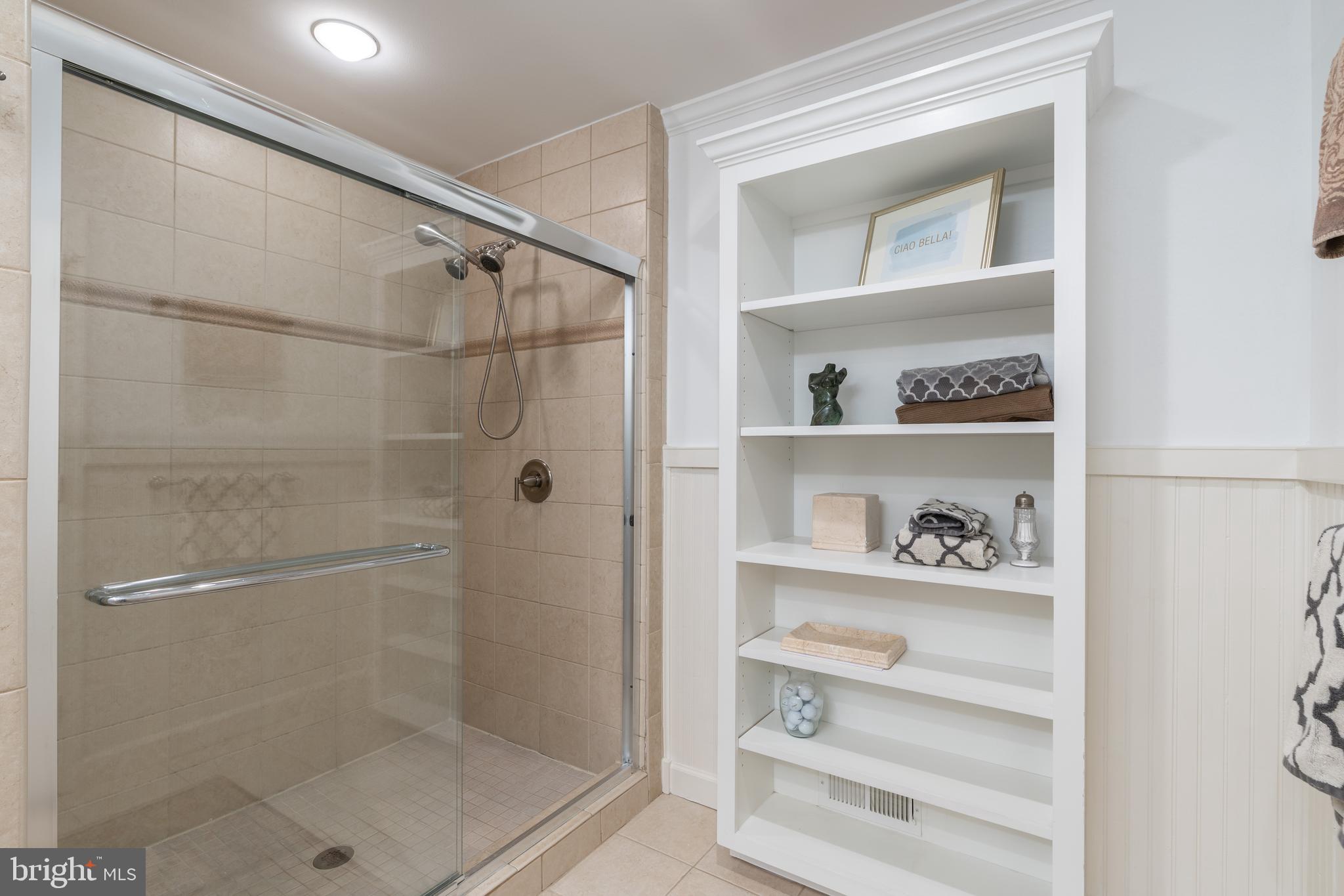 3450 N VENICE STREET