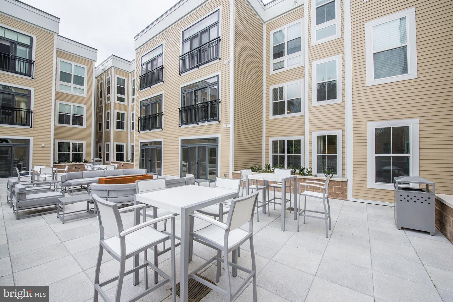 989 S Buchanan St #405