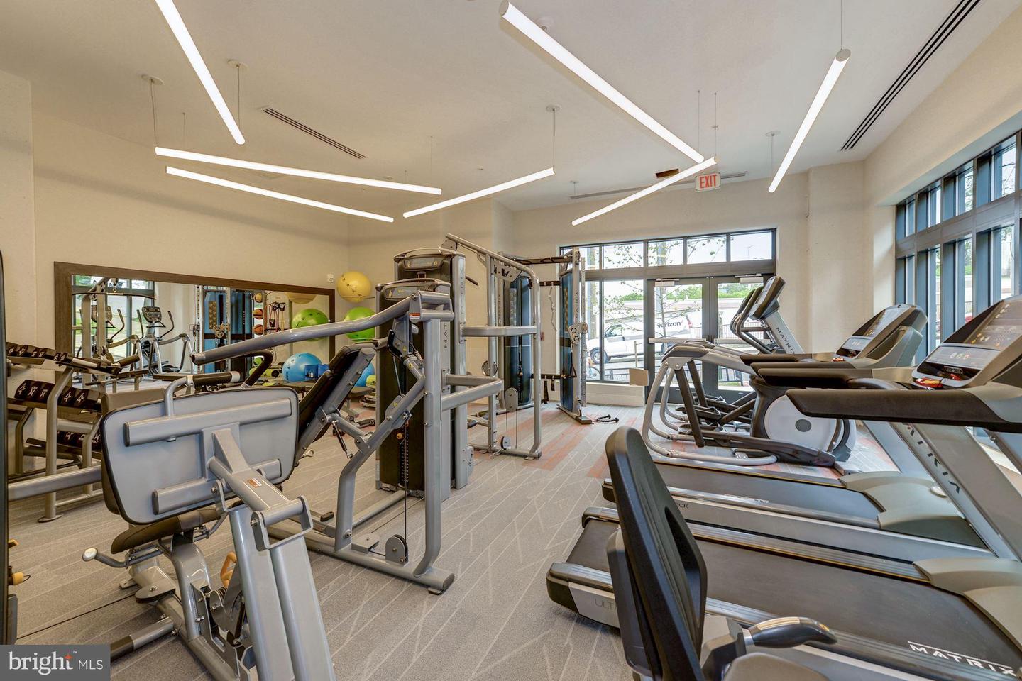 989 S Buchanan St #405