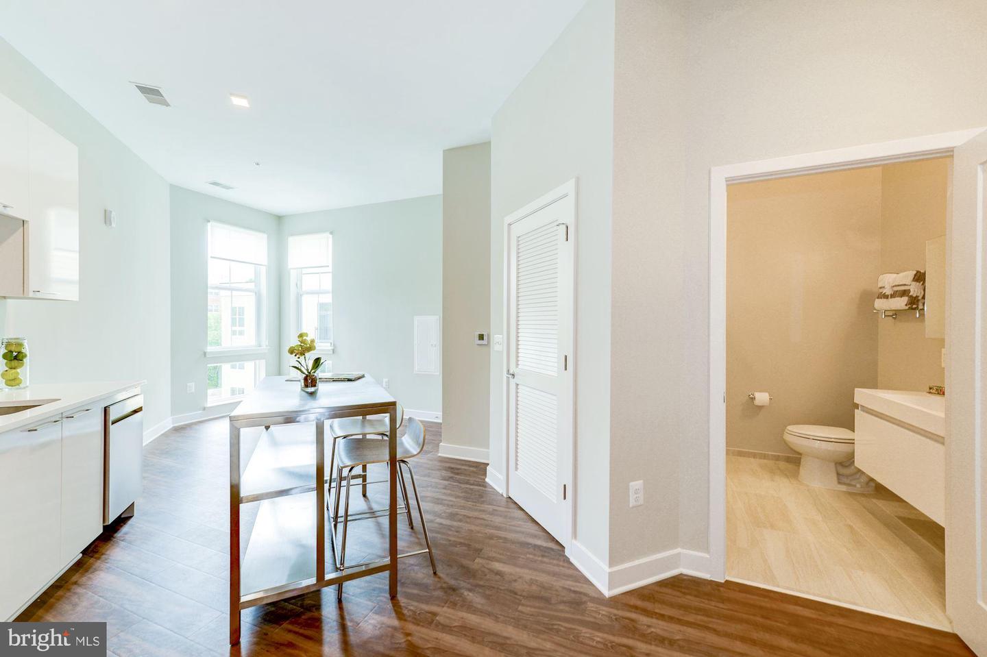 989 S Buchanan St #405