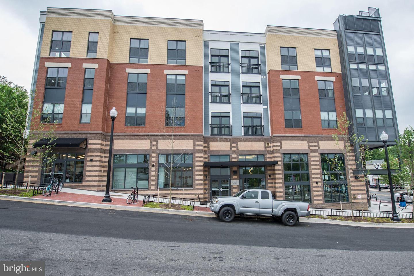 989 S Buchanan St #405