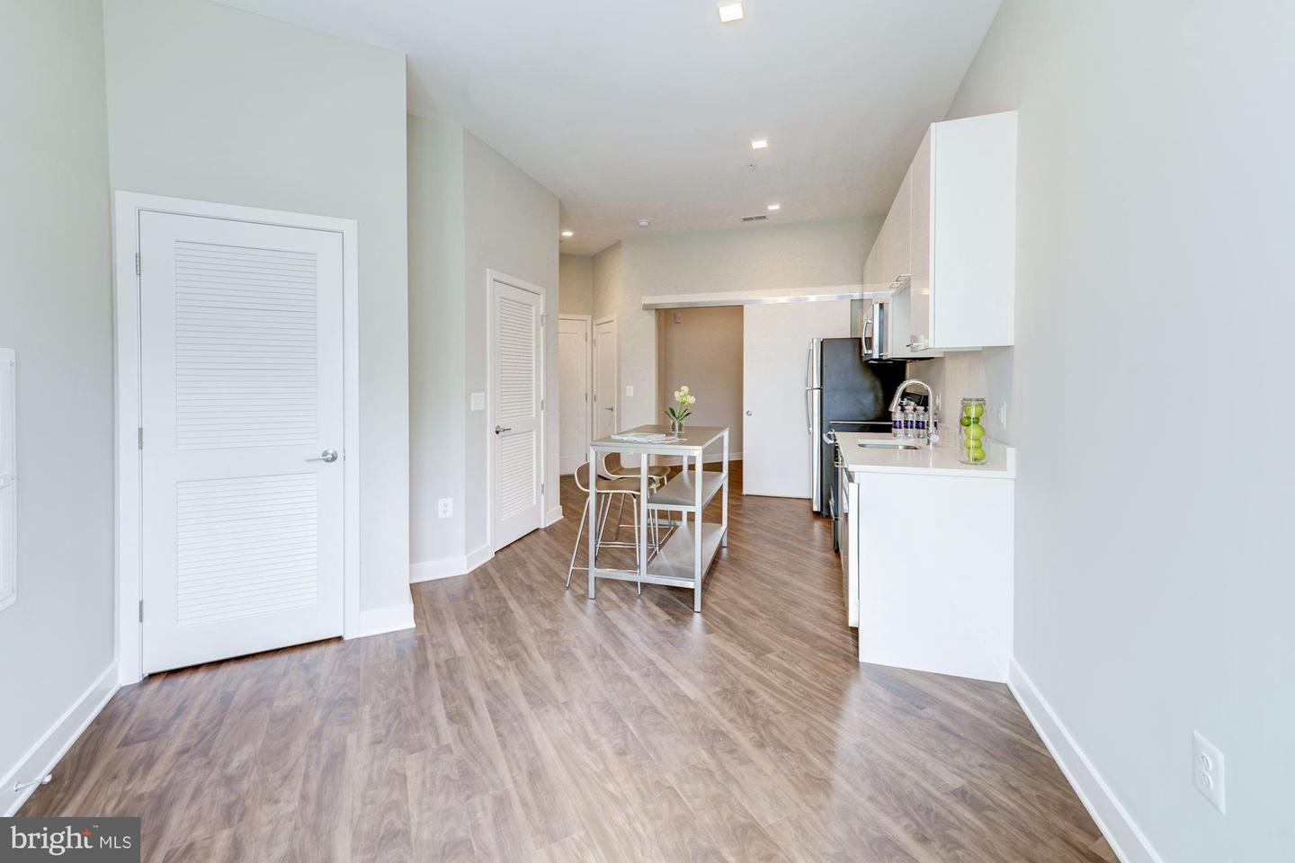 989 S Buchanan St #405