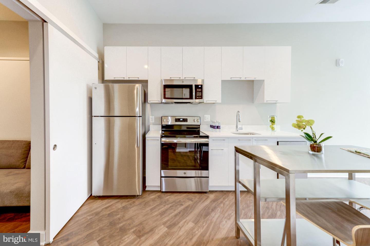 989 S Buchanan St #405