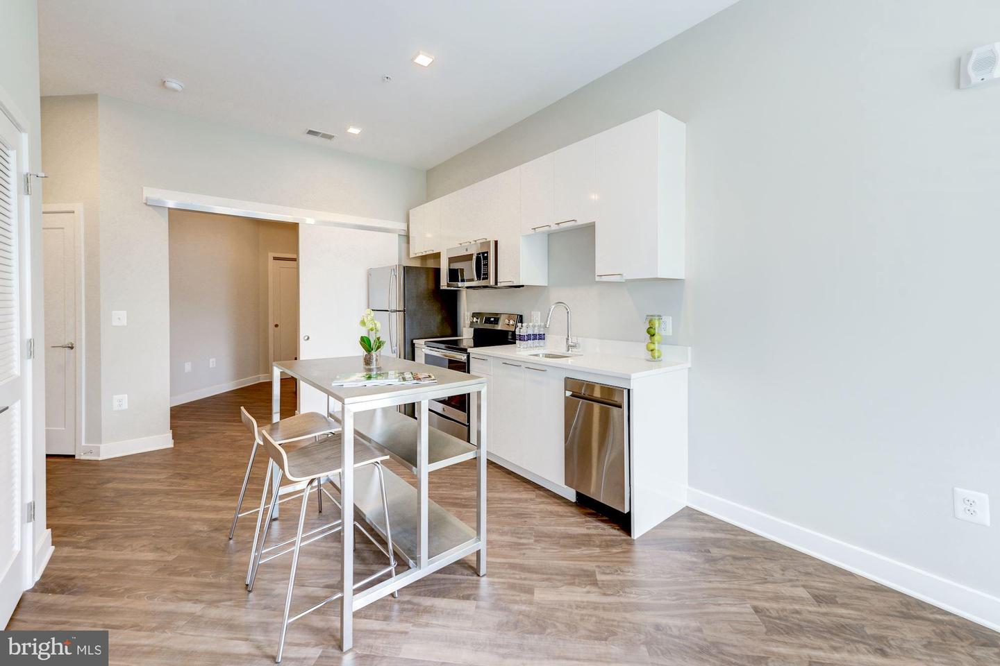 989 S Buchanan St #405