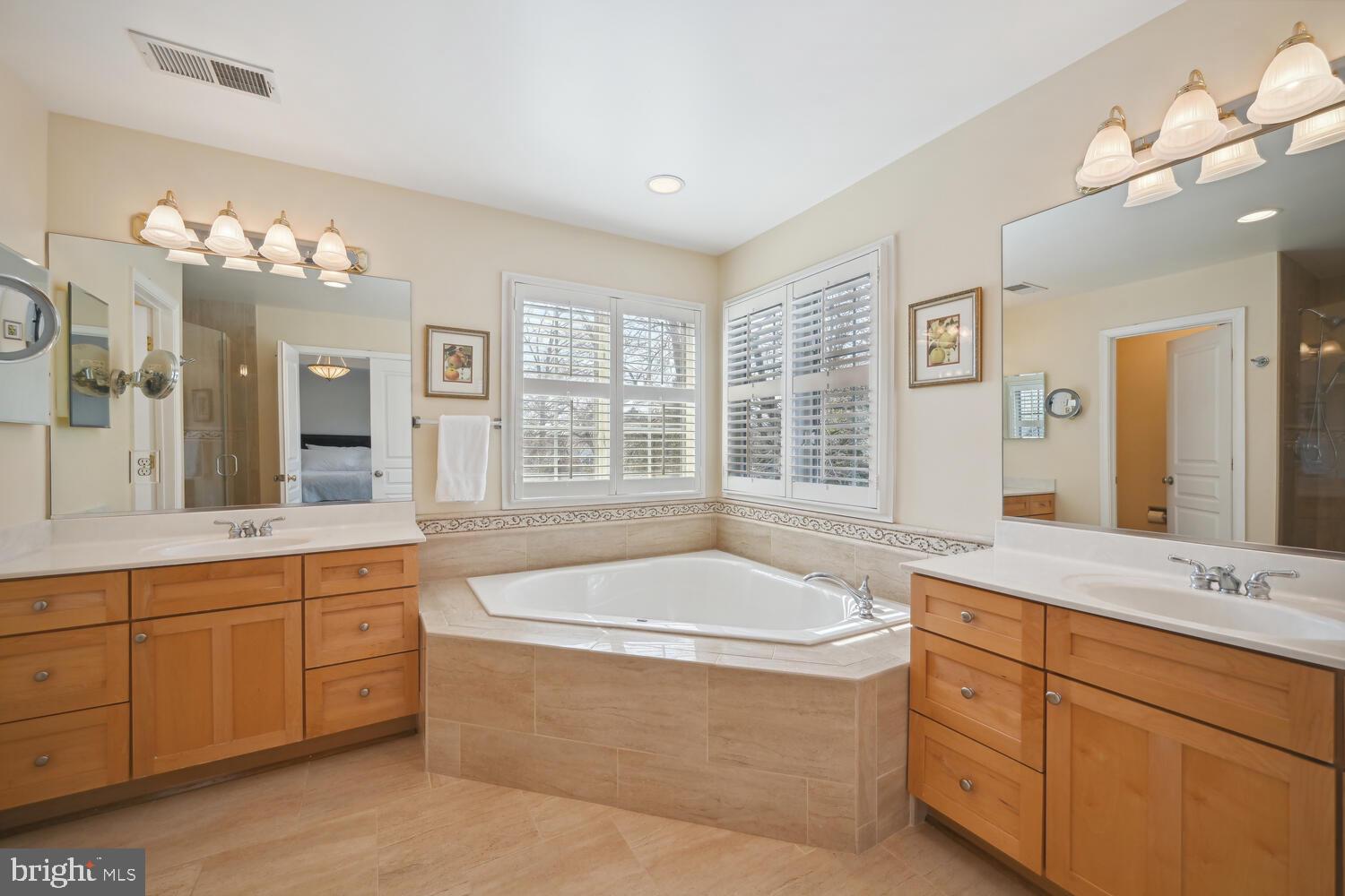 2232 N KENTUCKY STREET