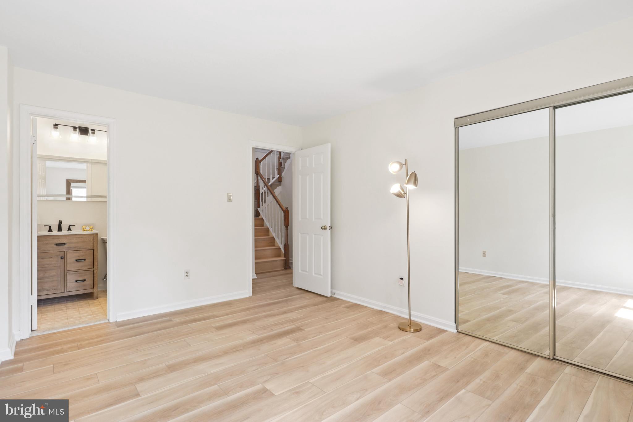 1801 N UHLE STREET N 1