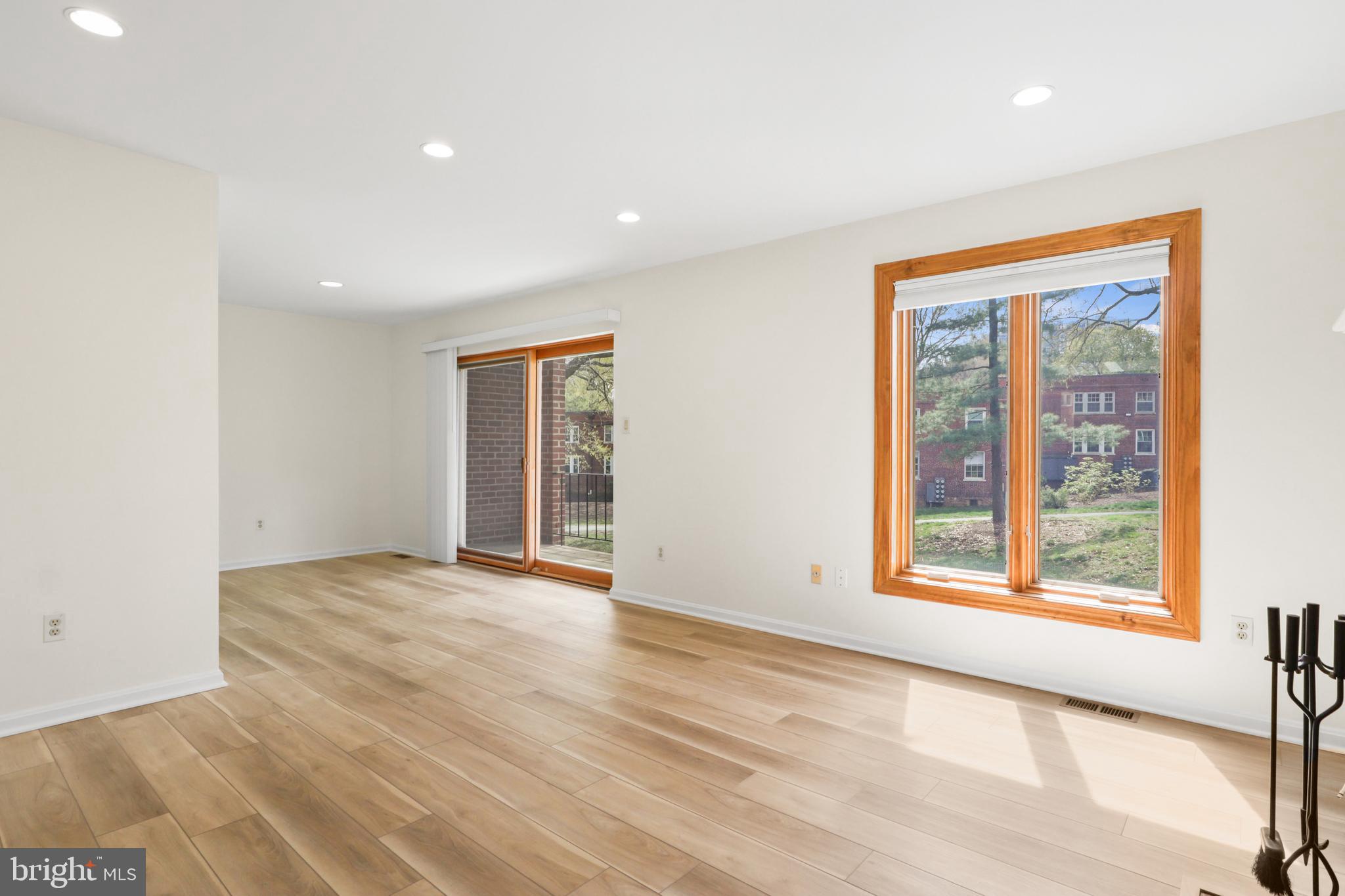 1801 N UHLE STREET N 1