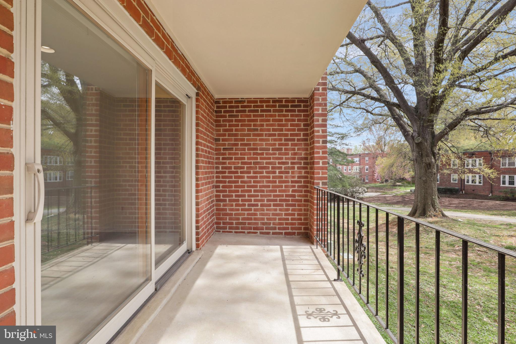 1801 N UHLE STREET N 1