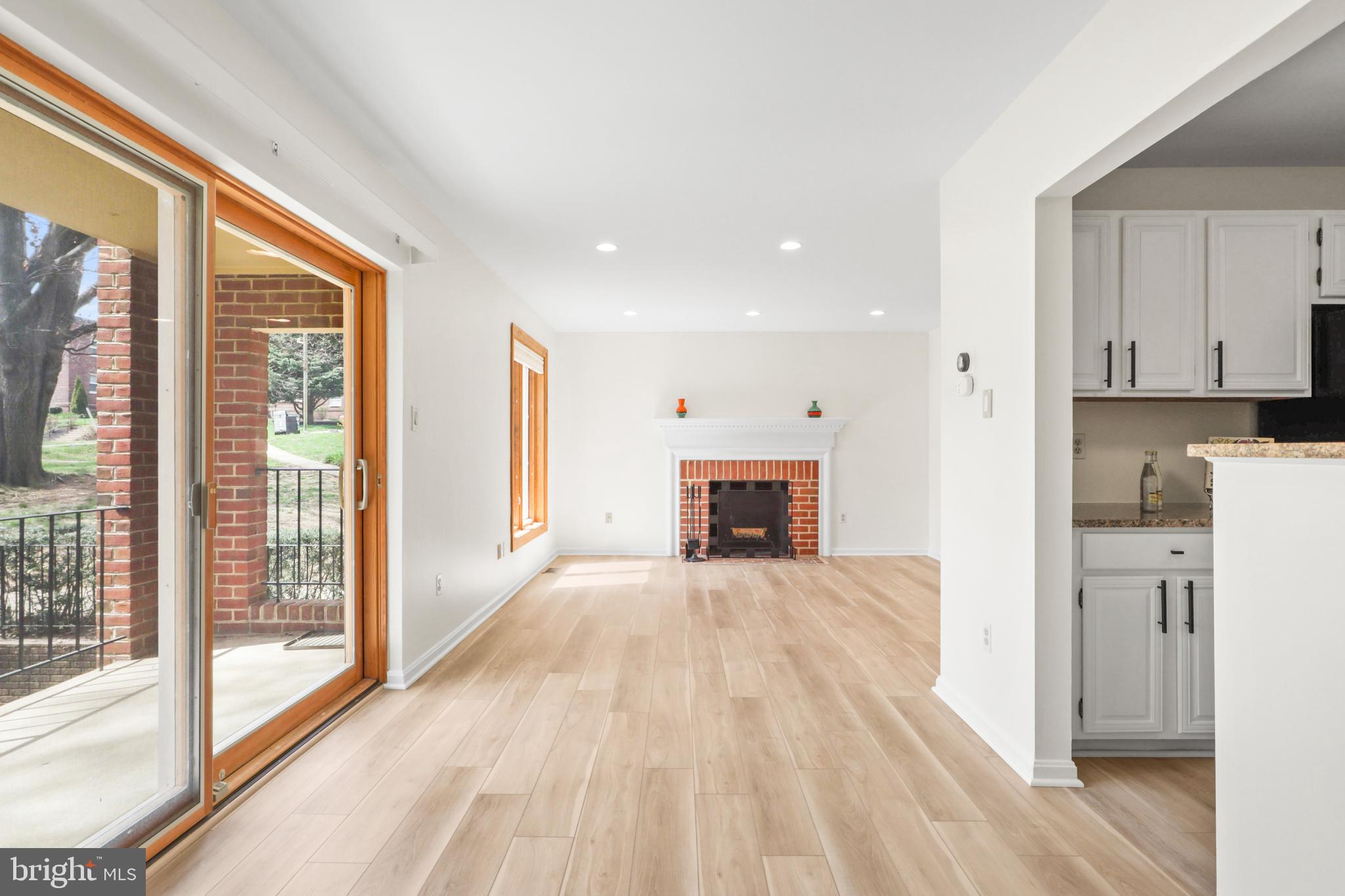 1801 N UHLE STREET N 1