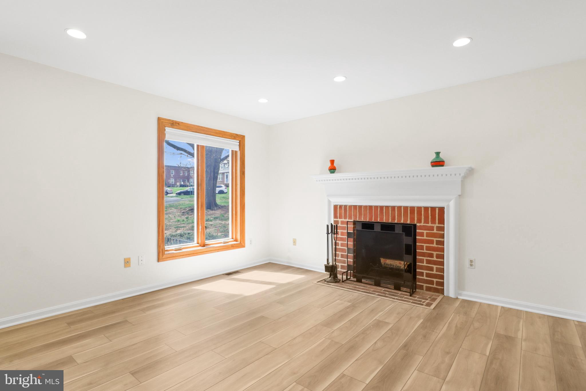 1801 N UHLE STREET N 1