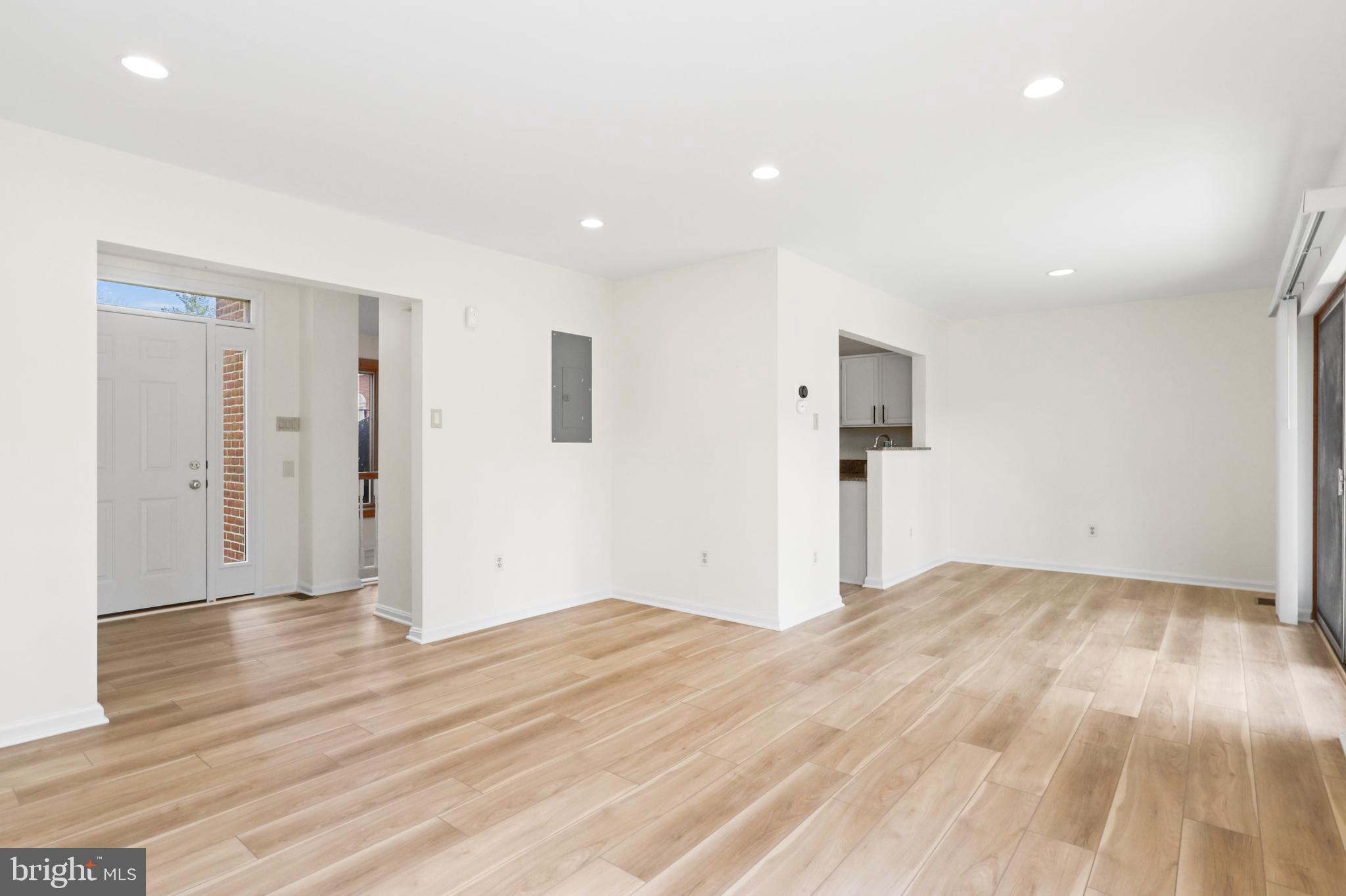 1801 N UHLE STREET N 1