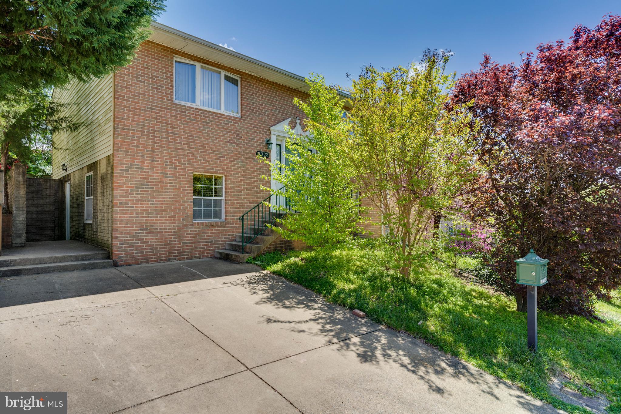 2023 S LOWELL STREET