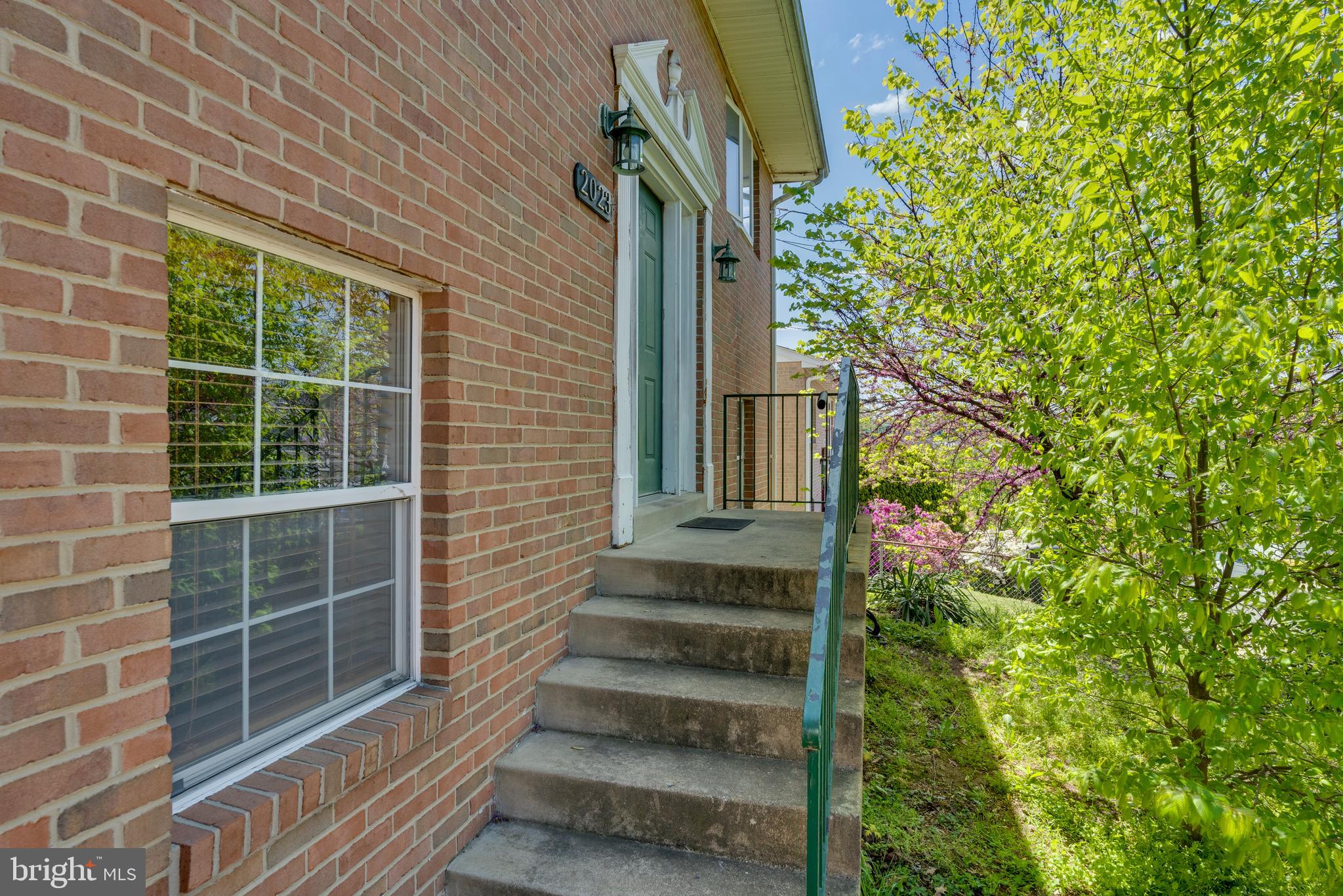 2023 S LOWELL STREET