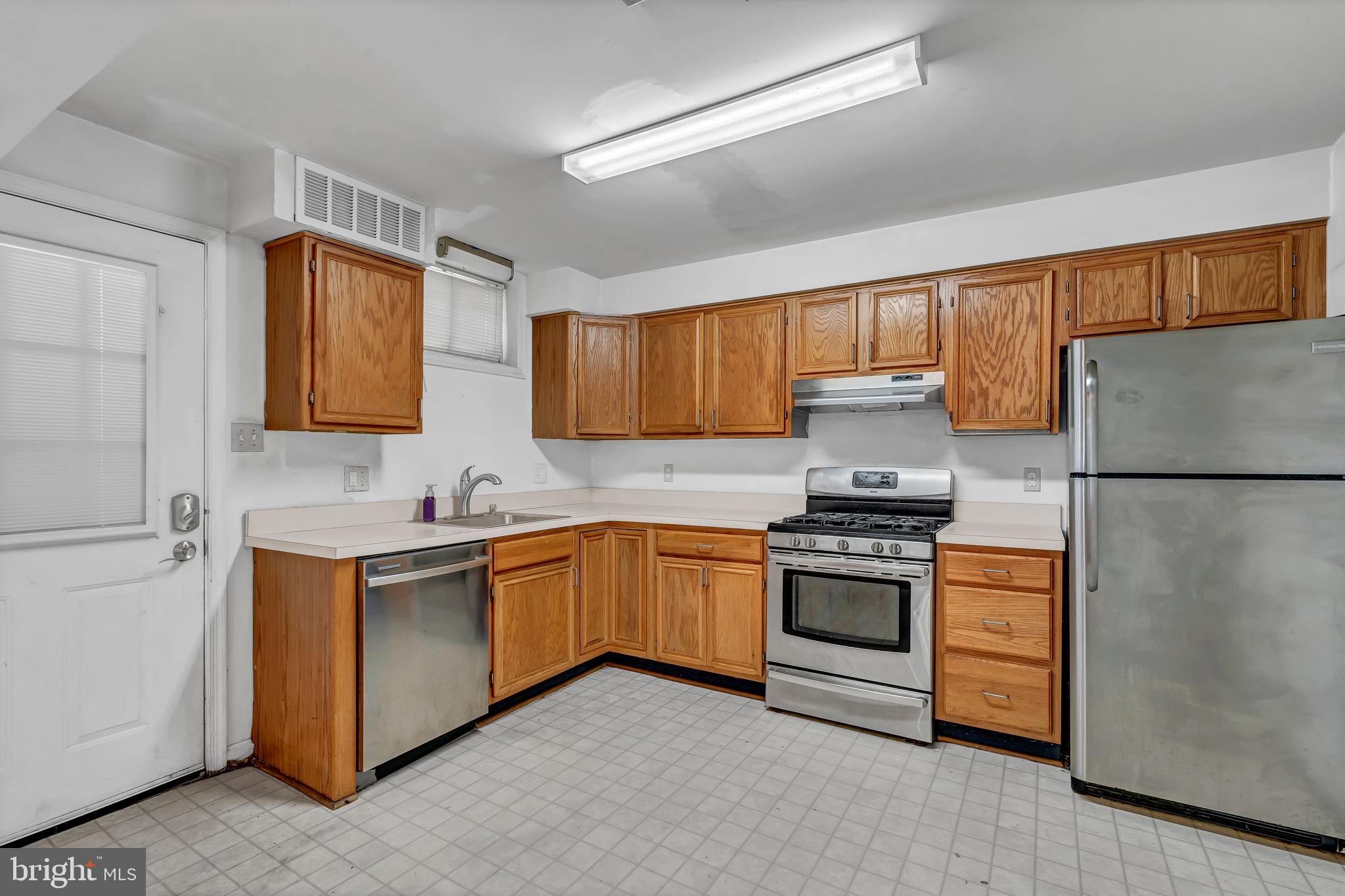 2023 S LOWELL STREET