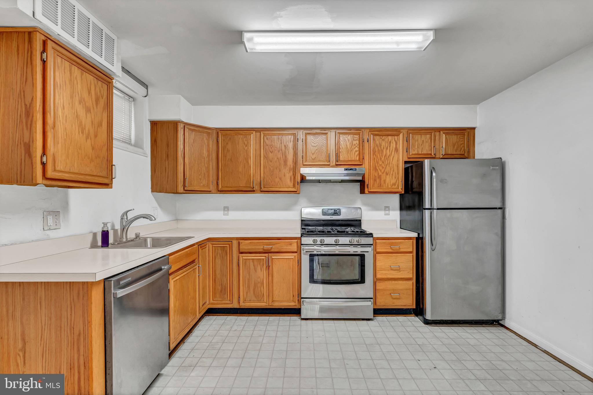 2023 S LOWELL STREET