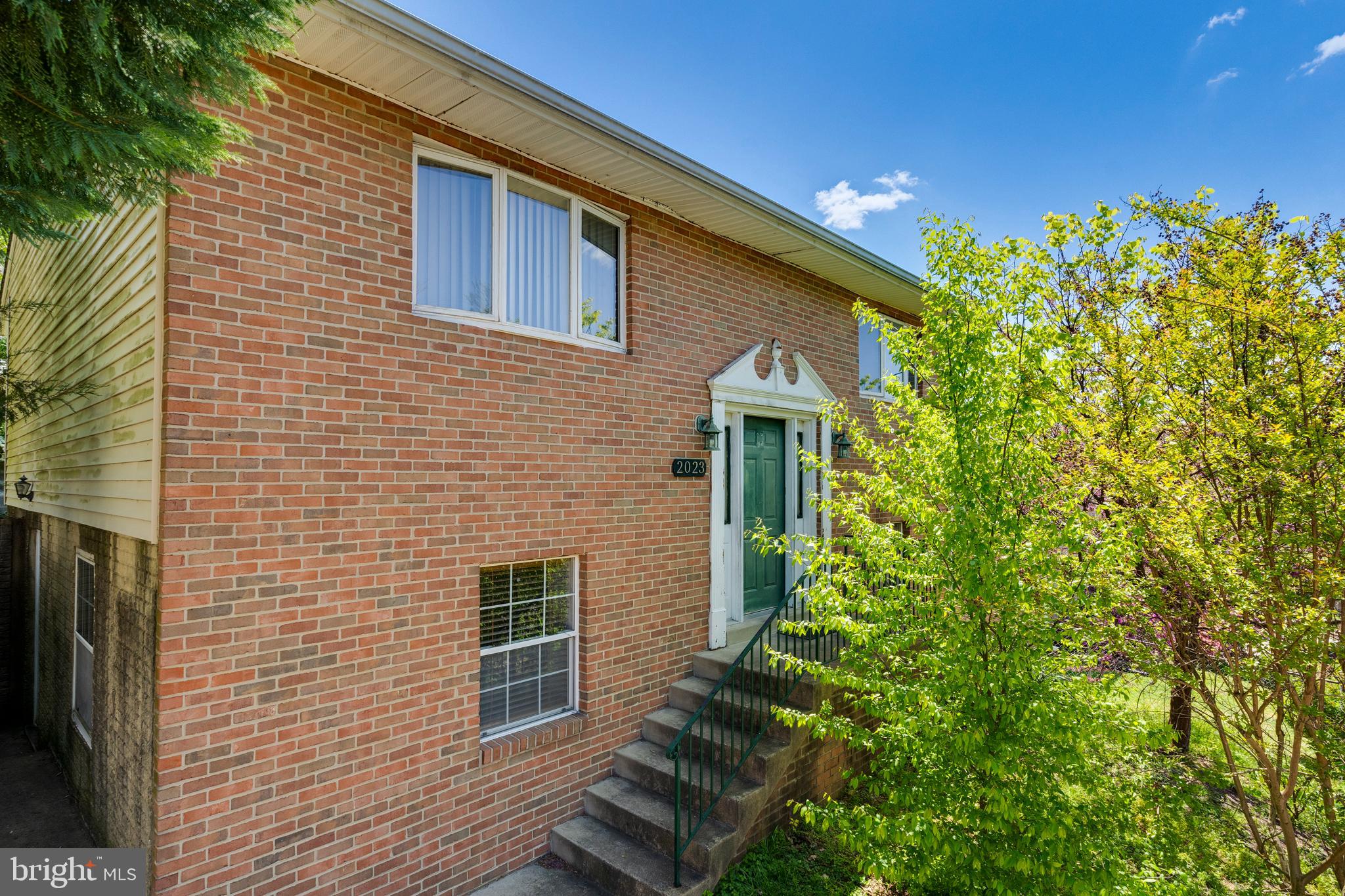 2023 S LOWELL STREET